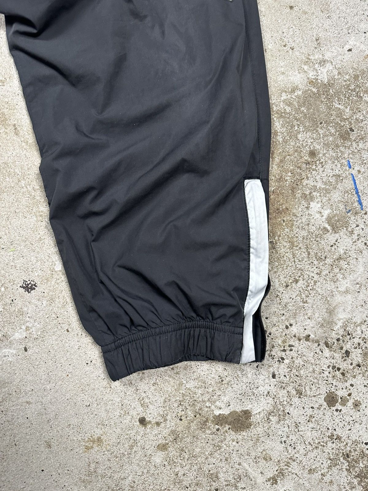 Nike Vintage Y2K Nike SB Baggy Black Track Pants Swoosh Size US 34 / EU 50 - 5 Thumbnail
