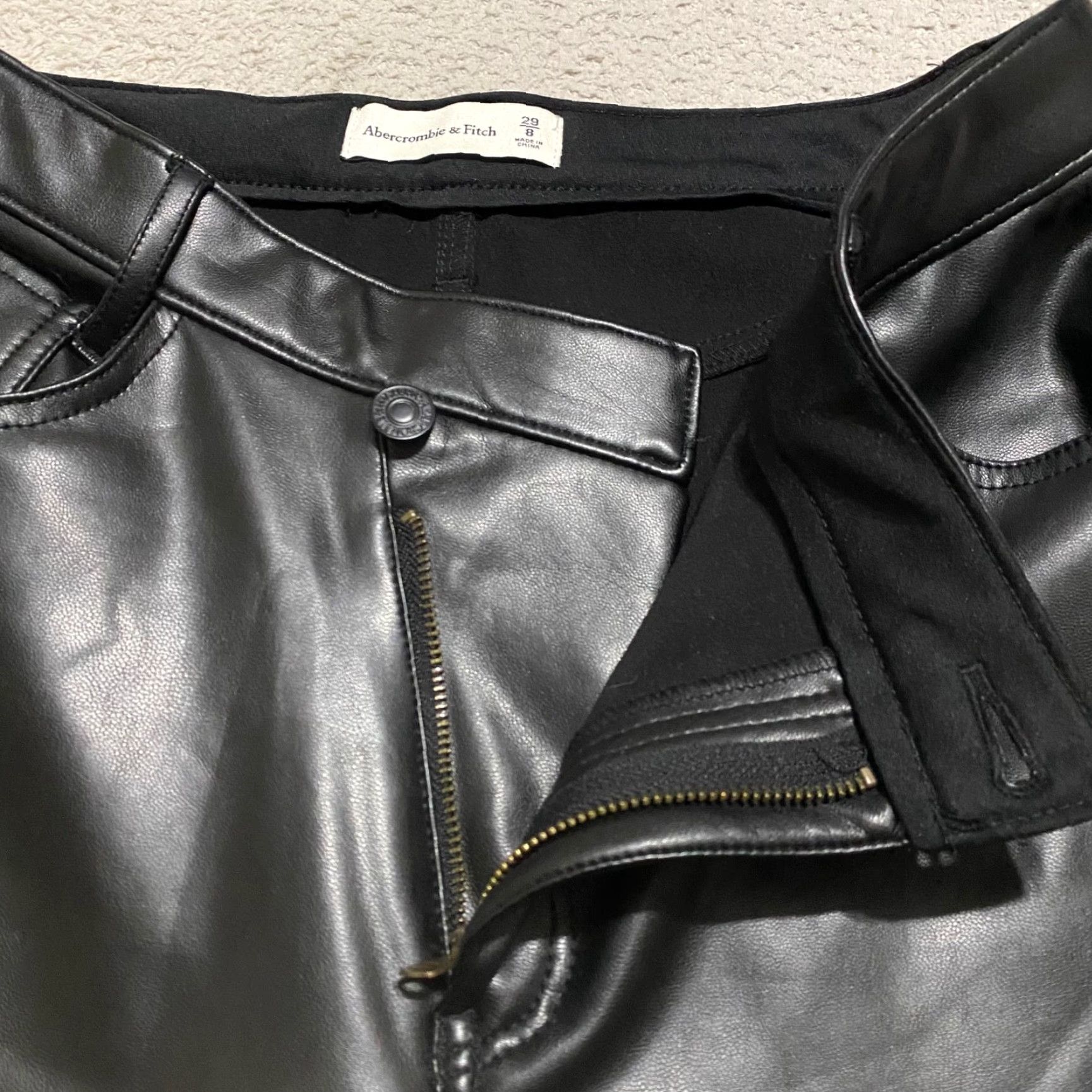 Abercrombie & Fitch Abercrombie & Fitch Womens Pants Black Faux Vegan Leather Straight High Rise 8 Size 30" / US 8 / IT 44 - 7 Thumbnail