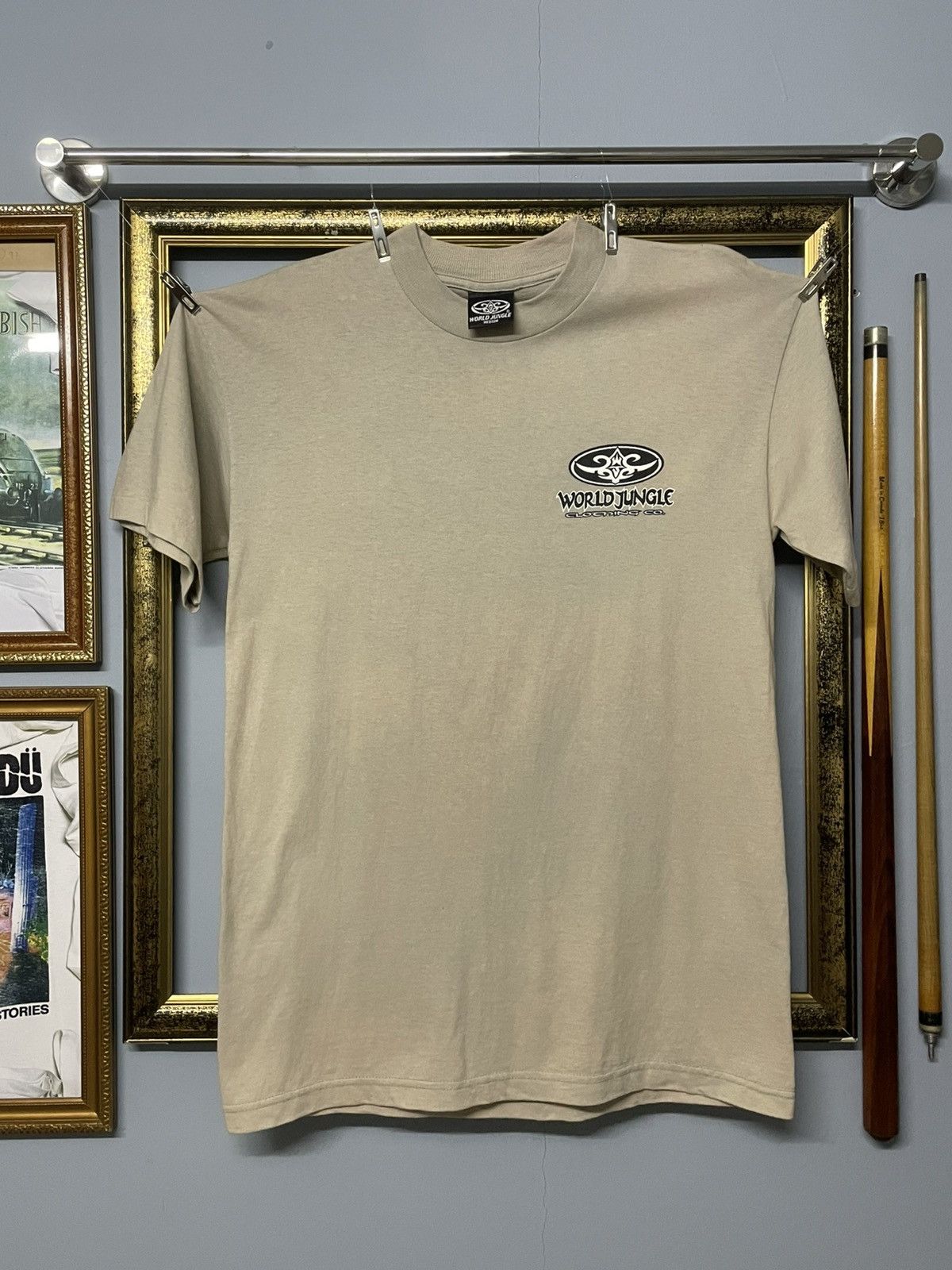 Vintage Vintage 1990s World Jungle Iconic Art Graphic Girl Surfing Size US M / EU 48-50 / 2 - 6 Thumbnail