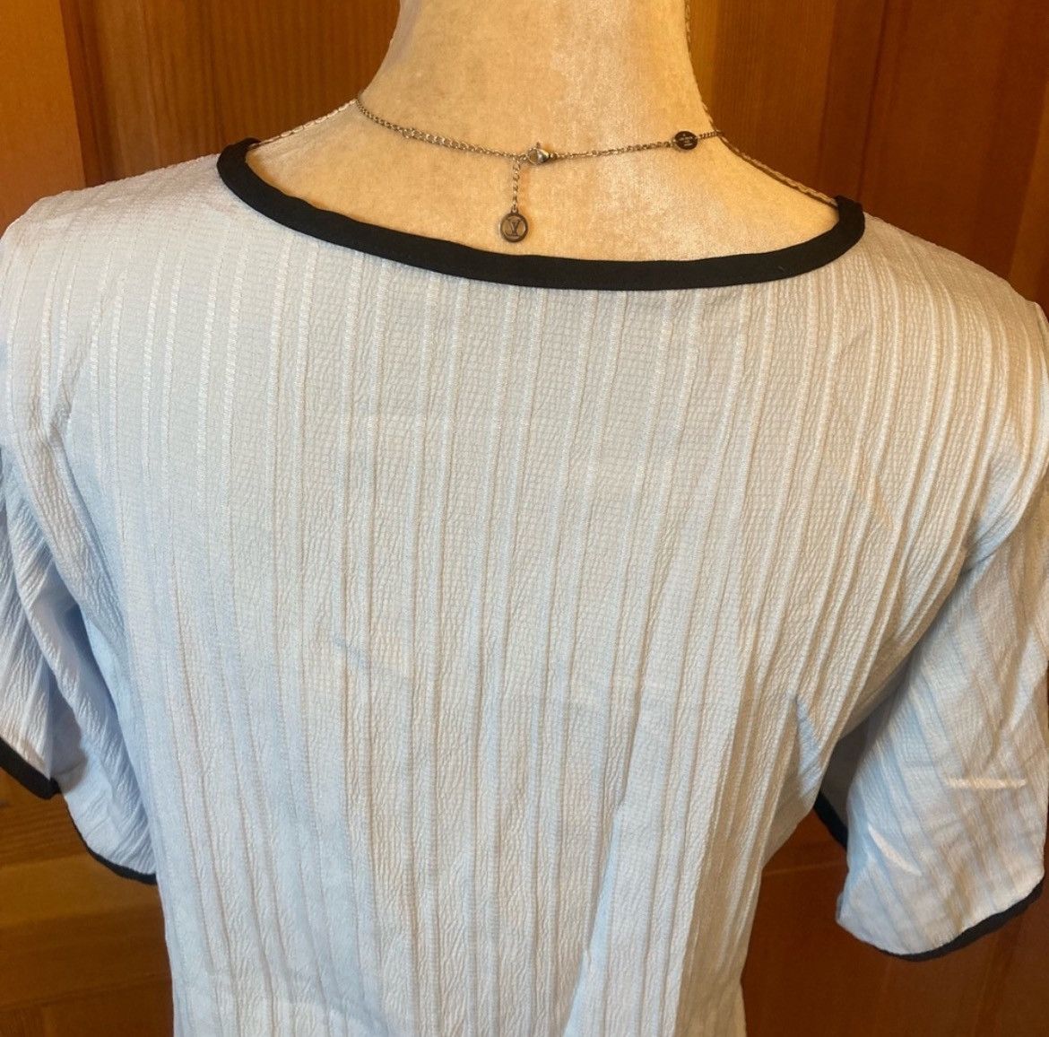 Designer × Other Nwt, Lavishly Paris Women’s Petal Sleeve Blouse Size S / US 4 / IT 40 - 14 Thumbnail