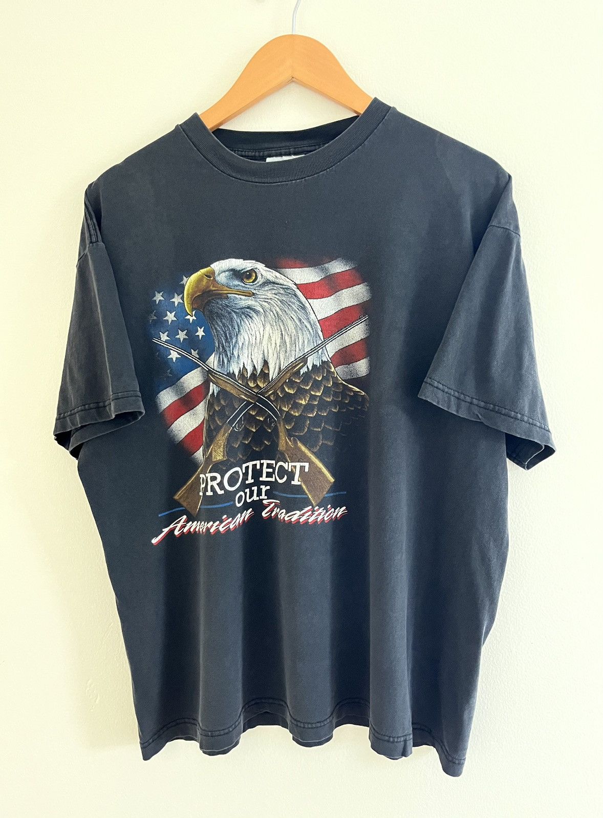 Harley Davidson Vintage 00’s Protect Our “American Tradition” Faded T-Shirt Size US XL / EU 56 / 4 - 1 Thumbnail