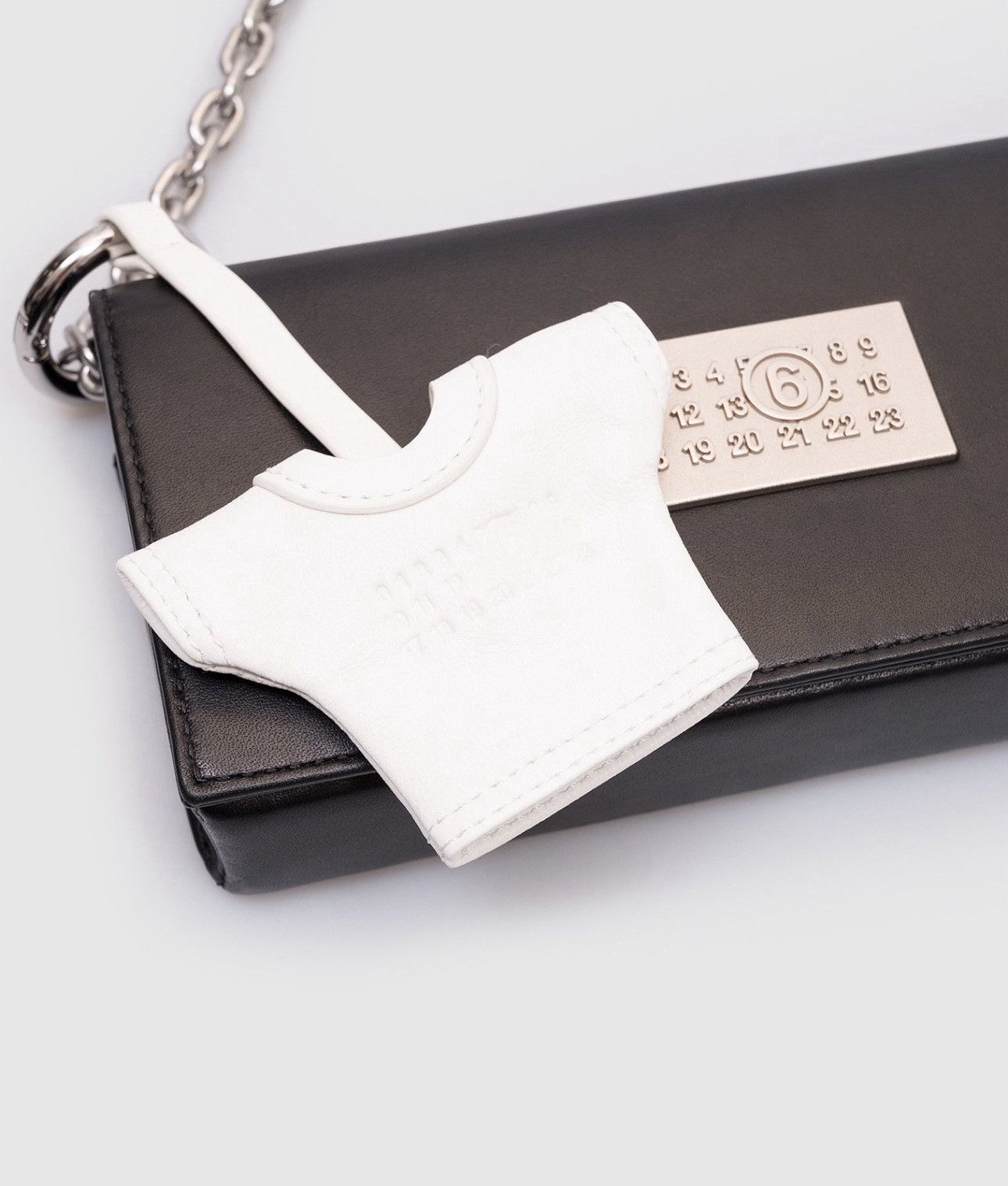 MM6 Last MM6 Maison Margiela White Leather T-Shirt Keyring Size ONE SIZE - 1 Thumbnail