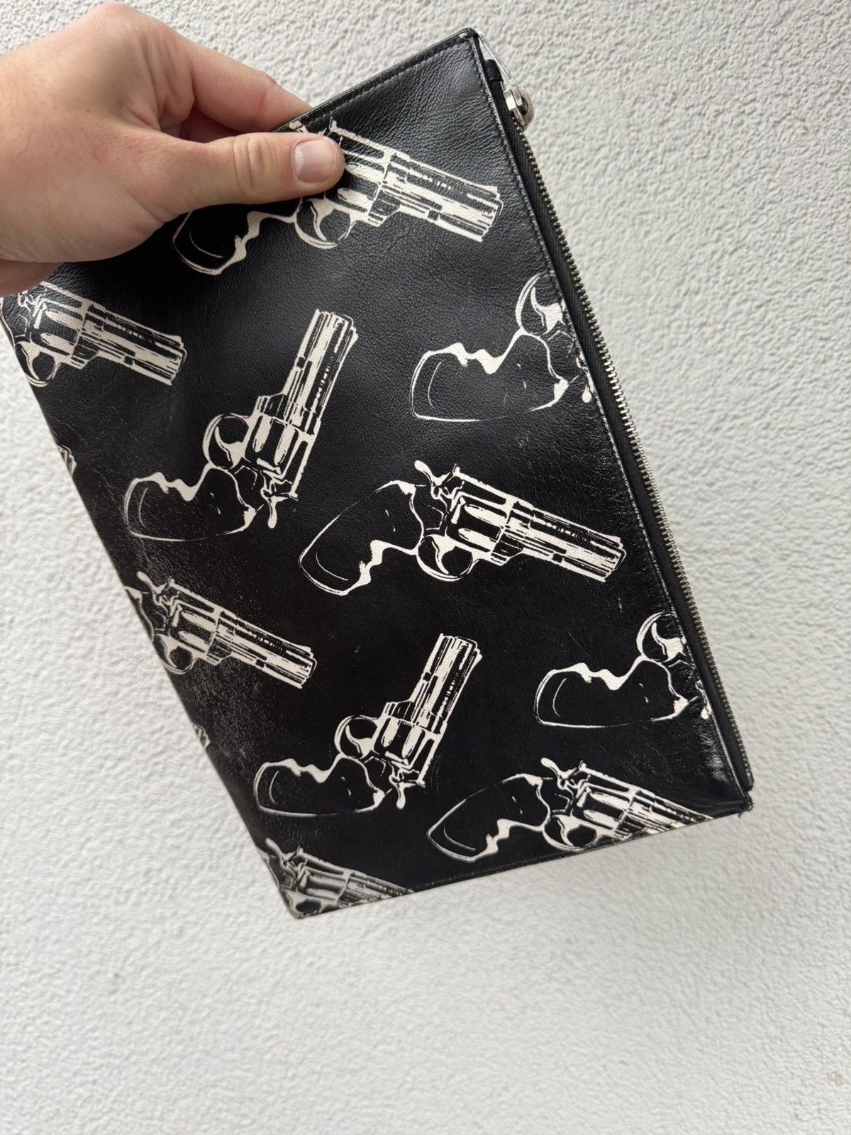 Saint Laurent Paris Saint Laurent Pop Gun Zipped Leather Clutch Bag Size ONE SIZE - 11 Thumbnail