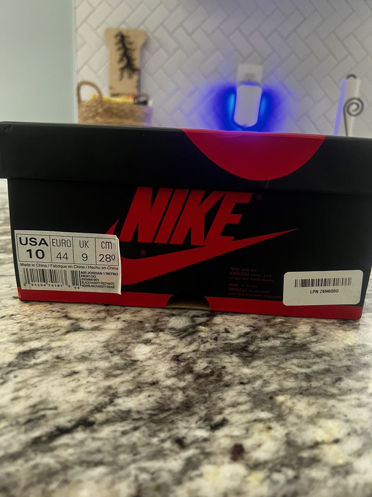 Jordan Brand Air Jordan 1 Retro High OG Banned 2016 Banned, Bred Size US 10 / EU 43 - 1 Thumbnail