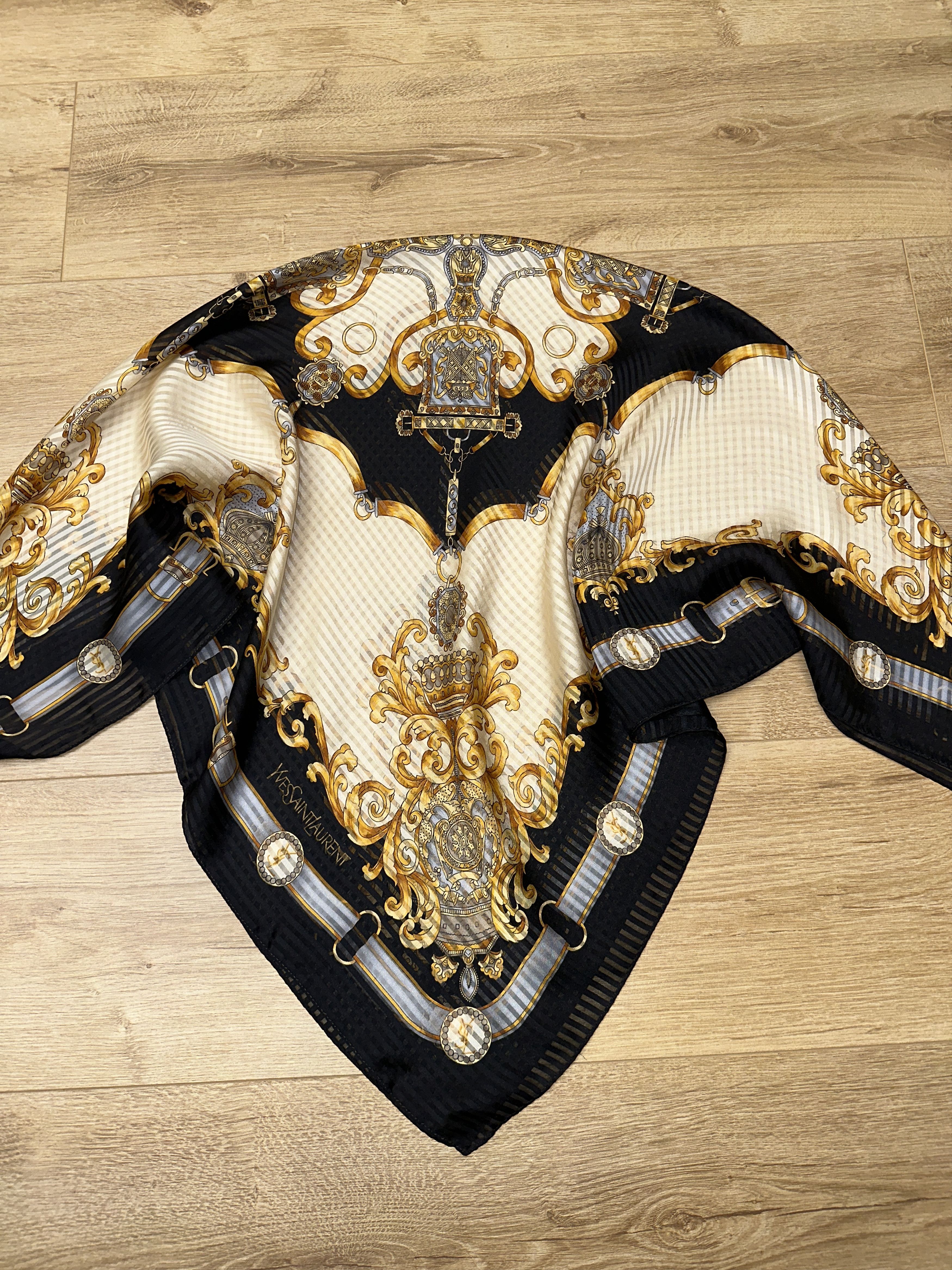 Yves Saint Laurent Yves Saint Laurent Silk Scarf Baroque Chain 85cm Square Size ONE SIZE - 4 Thumbnail
