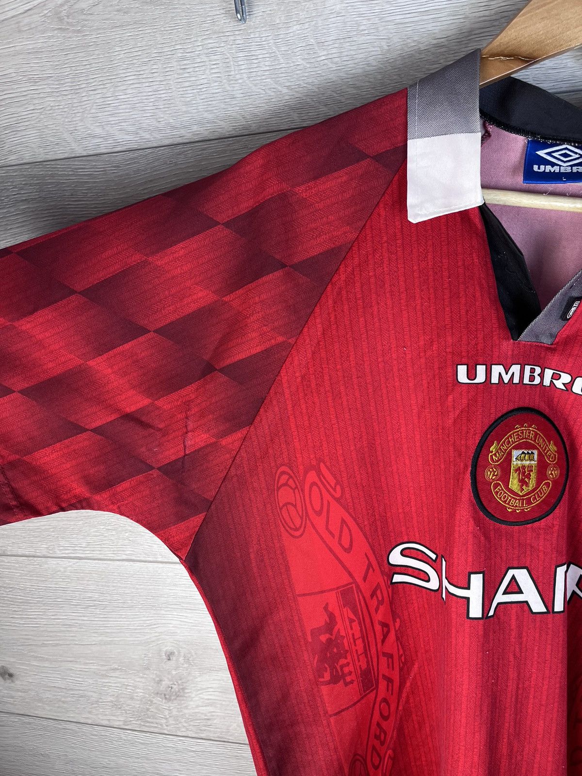 Umbro Men's vintage soccer jersey Umbro Manchester United size L Size US L / EU 52-54 / 3 - 6 Thumbnail