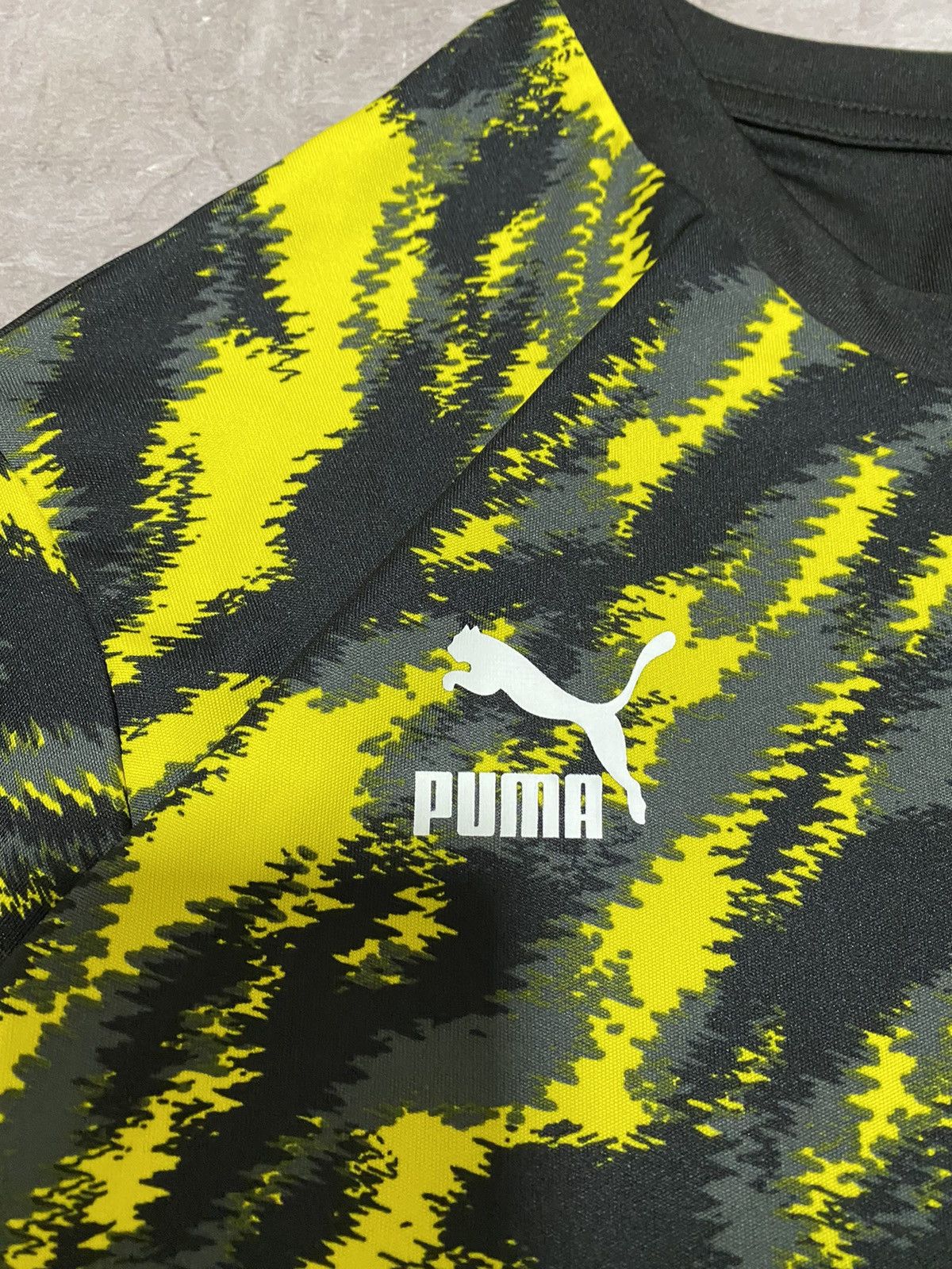 Puma Puma BVB Borussia Dortmund 2020 Training Soccer Jersey Y2K Size US L / EU 52-54 / 3 - 7 Thumbnail
