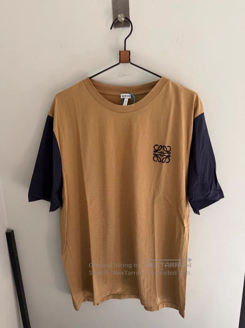 Loewe Loewe Short-sleeve with small logo Size XL / US 12-14 / IT 48-50 - 1 Thumbnail