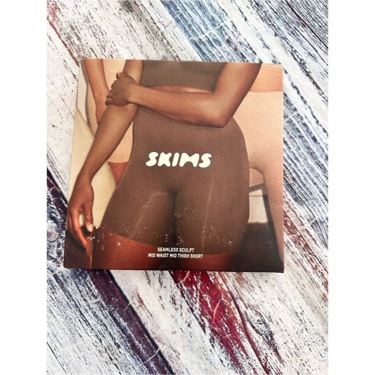SKIMS NWT SKIMS Seamless Sculpt Mid Thigh Shorts in Onyx size 2X Size 34" / US 12 / IT 48 - 3 Thumbnail