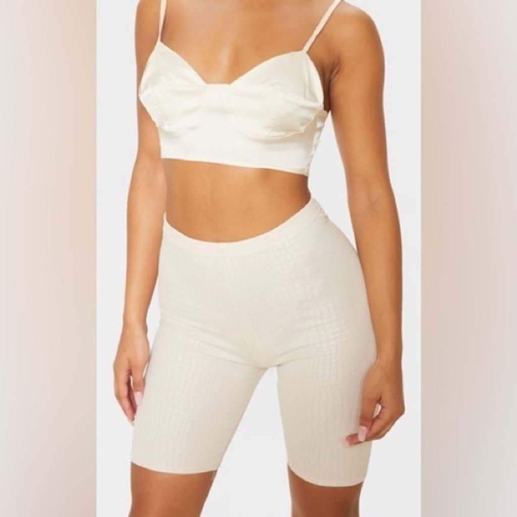 PrettyLittleThing PrettyLittleThing Tan Stone Croc Print Cycle Shorts Size 8 Size 30" / US 8 / IT 44 - 11 Thumbnail