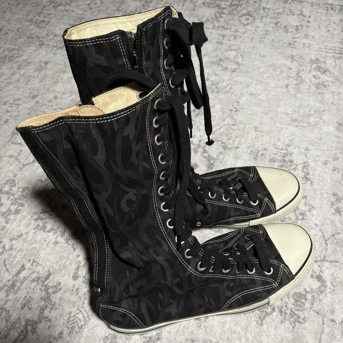Number (N)ine Number (N)ine AW04 Tribal Heart Camo High Top Sneakers Black Size US 9 / EU 42 - 1 Thumbnail