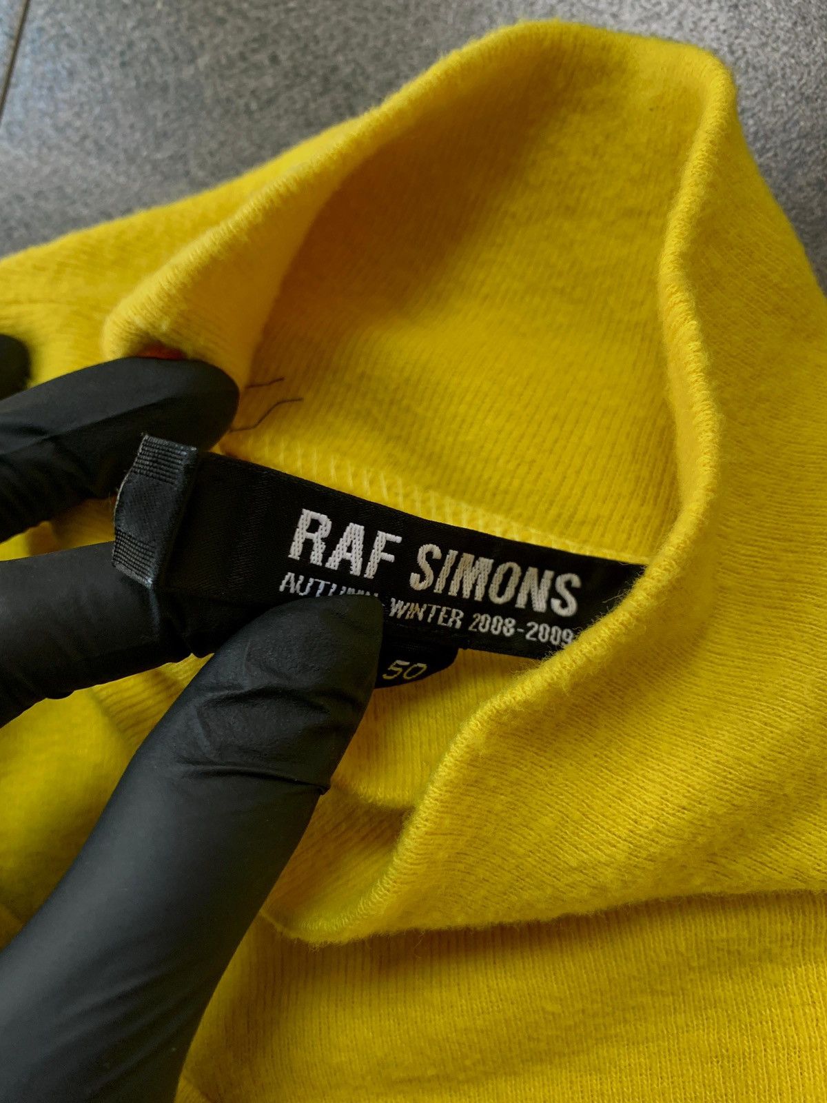 Raf Simons Autumn/Winter 2008-2009 Assymetrical Cut Sweater Size US M / EU 48-50 / 2 - 7 Thumbnail