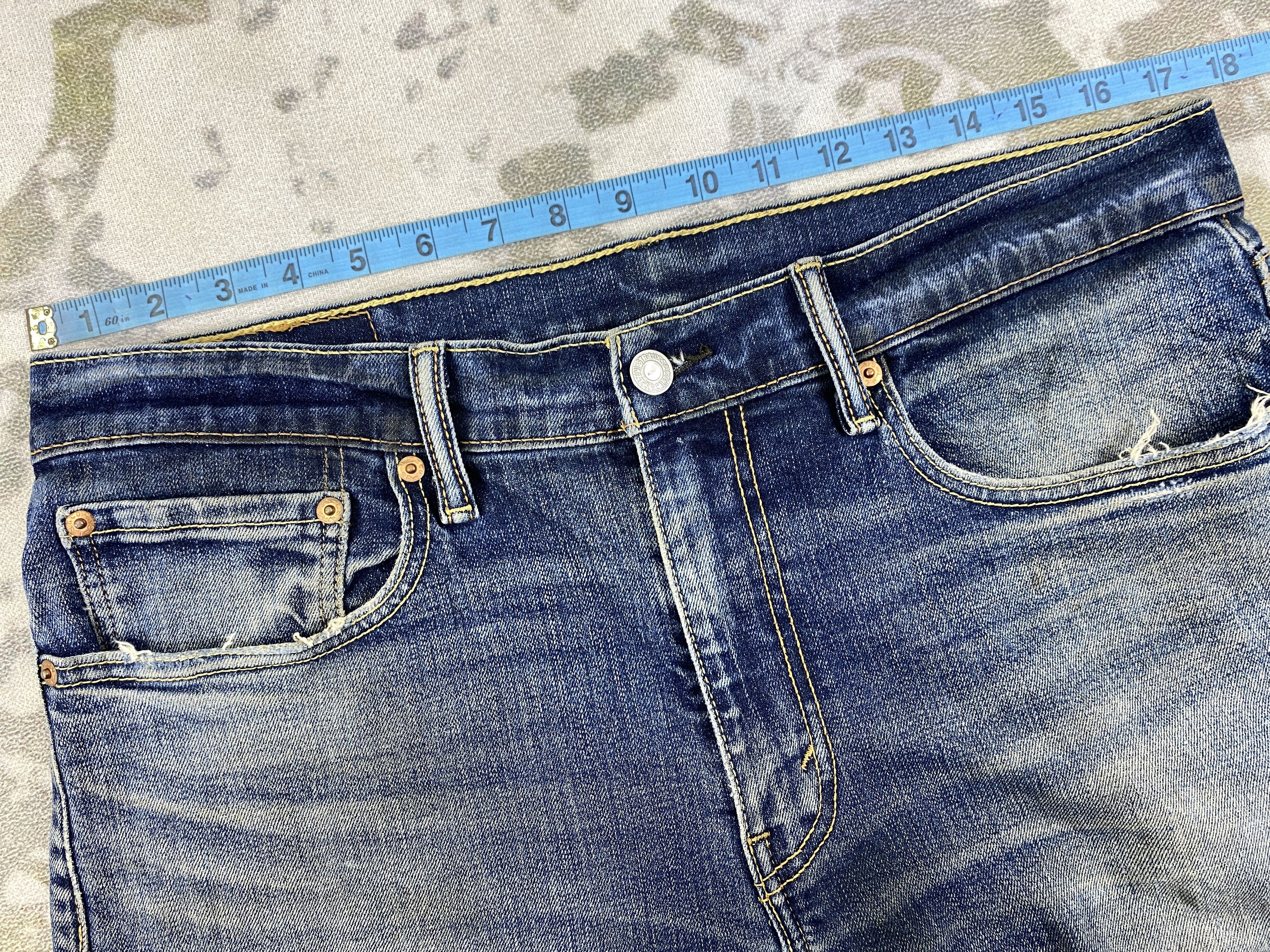 Levi's Distressed Blue Levi's 512 Jeans 35x29.5 Denim -JN2003 Size US 35 - 12 Thumbnail