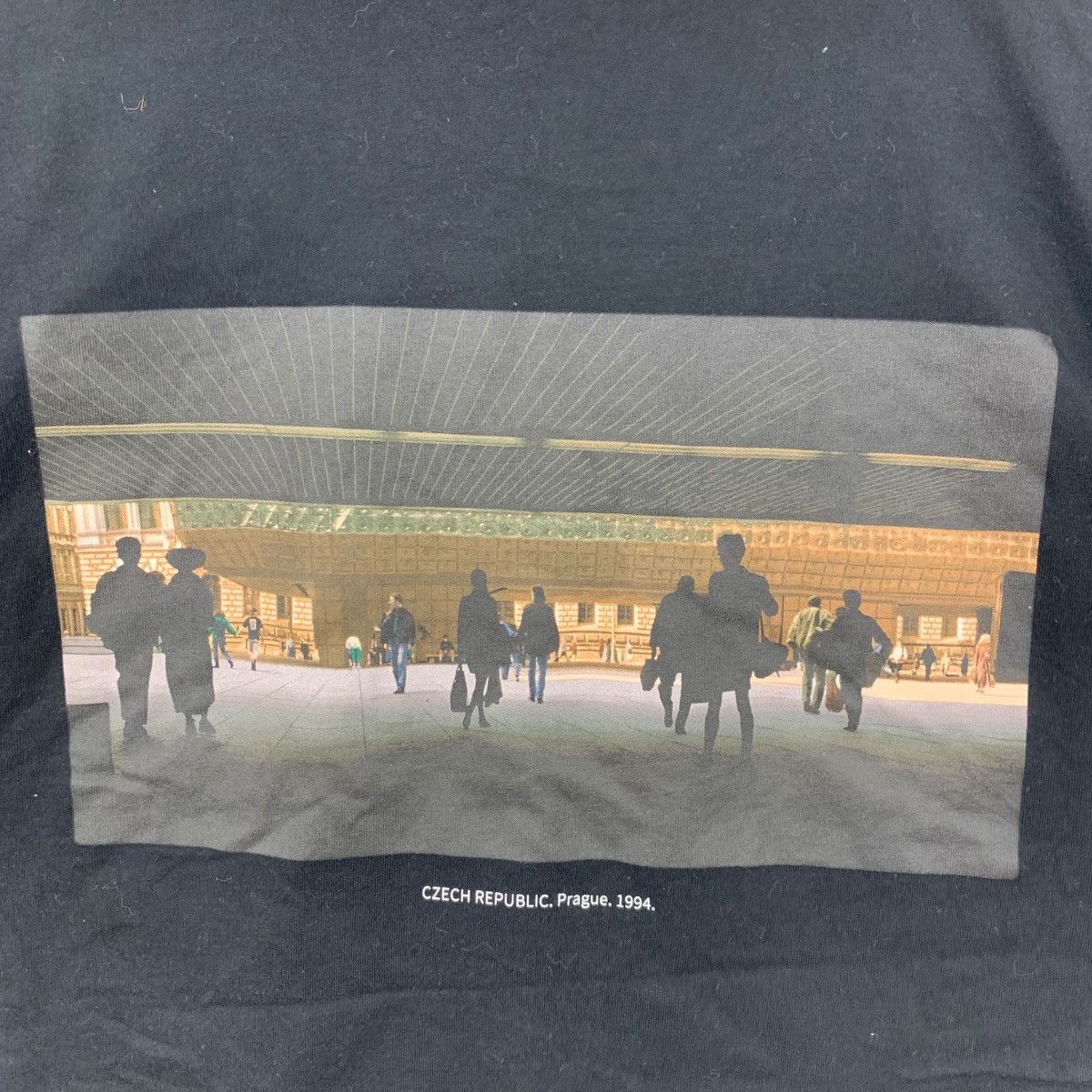 Uniqlo Vintage GUEORGUI PINKHASSOV FOTOFOLIO Prague 1994 Size US XL / EU 56 / 4 - 2 Thumbnail