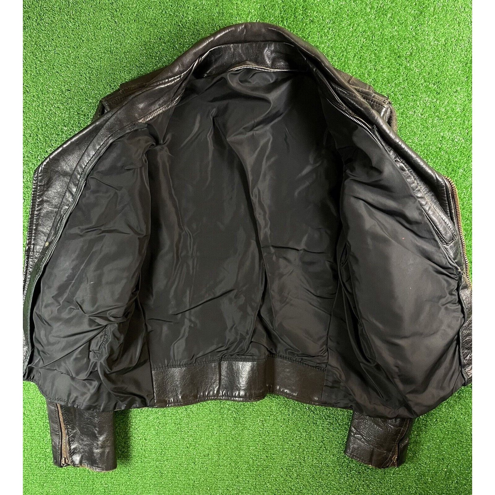 Vintage Vintage 60s Black Leather Medium Perfecto Motorcycle Jacket Size US M / EU 48-50 / 2 - 3 Thumbnail