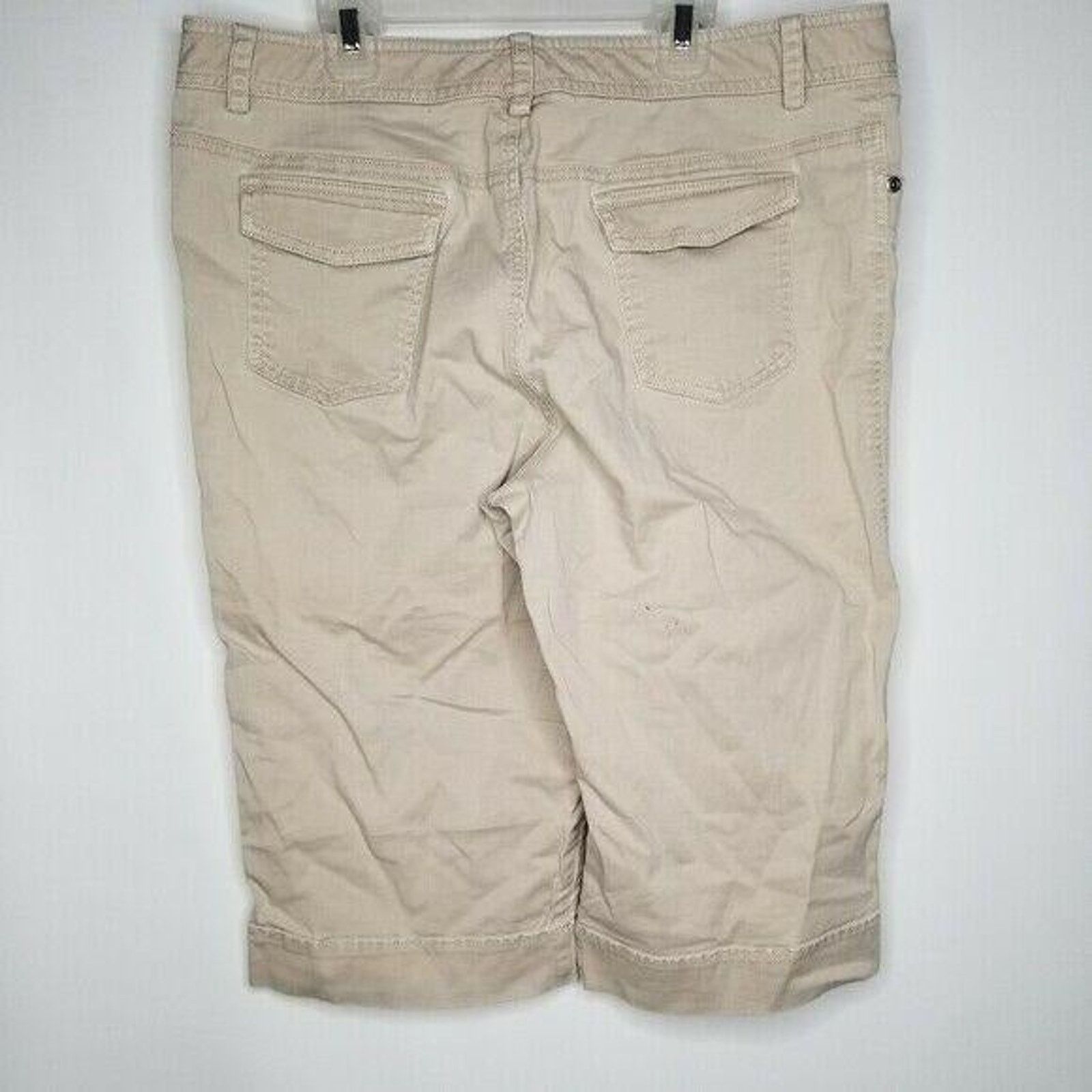 Other Rafaella Khaki Capris Cropped Pants Size 14 Khakis Size 36" / US 14 / IT 50 - 2 Thumbnail