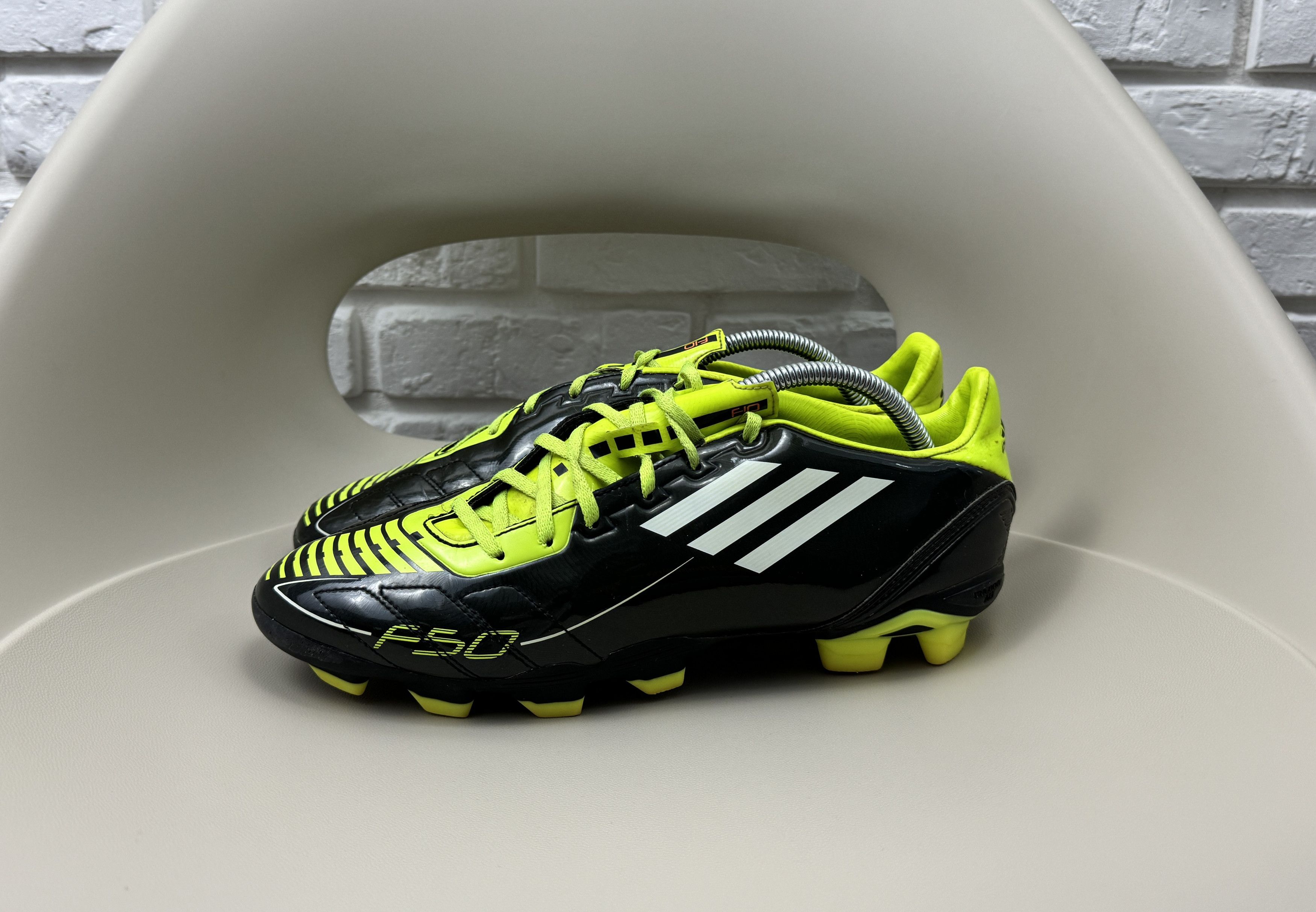 Adidas Adidas F50 F10 2011 Soccer Cleats Football Shoes US 9.5 UK 9 Size US 9.5 / EU 42-43 - 3 Thumbnail