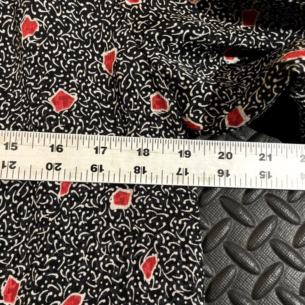 Pendleton VINTAGE Pendleton Shirt Button-Up Black Red Print Women 10 Petite Sophisticates Country Button-Up Shirt Women’s Size 10 Size L / US 10 / IT 46 - 7 Thumbnail