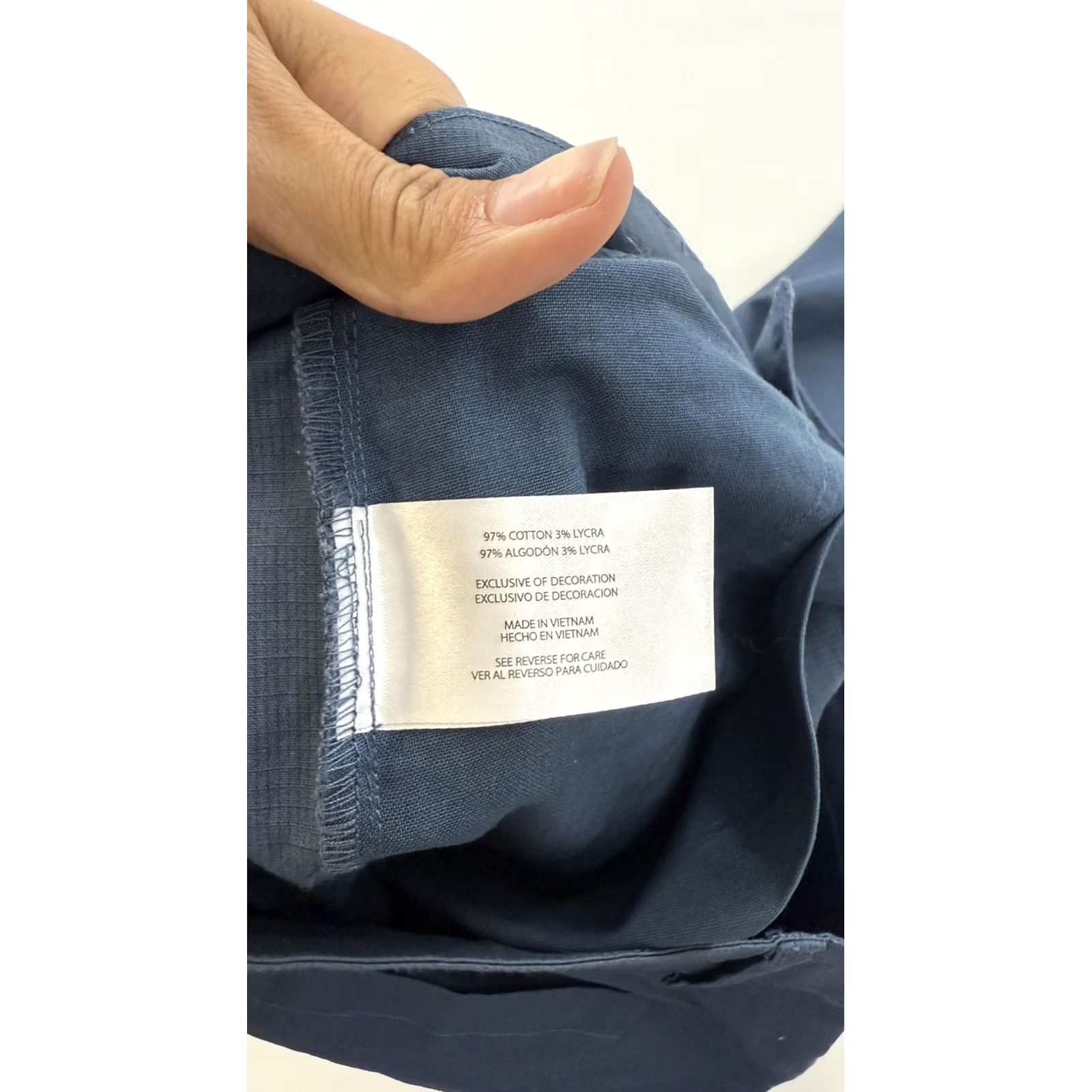 Eddie Bauer Eddie Bauer Skylark Capris Womens Small Two Way Stretch Pants Capris Jeans Aluminum? No — actually: Size 28" / US 6 / IT 42 - 7 Thumbnail