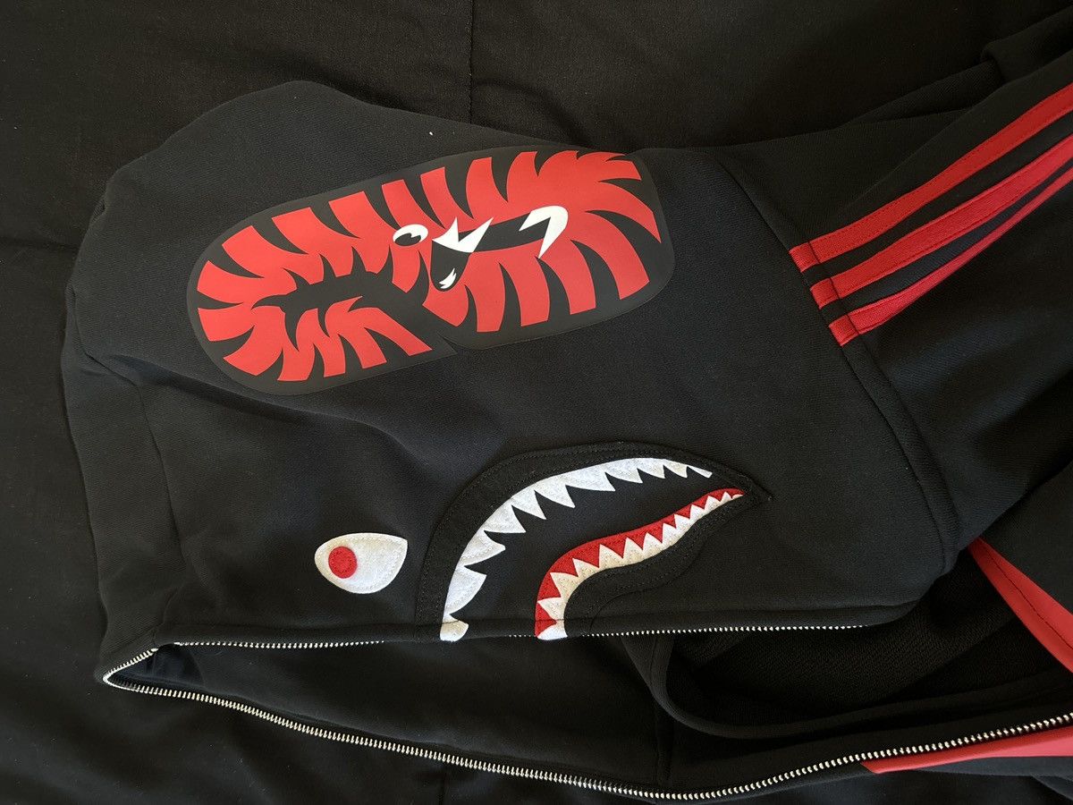 Adidas × Bape Bape x adidas orginal shark full zip hoodie black/red medium Size US M / EU 48-50 / 2 - 2 Thumbnail