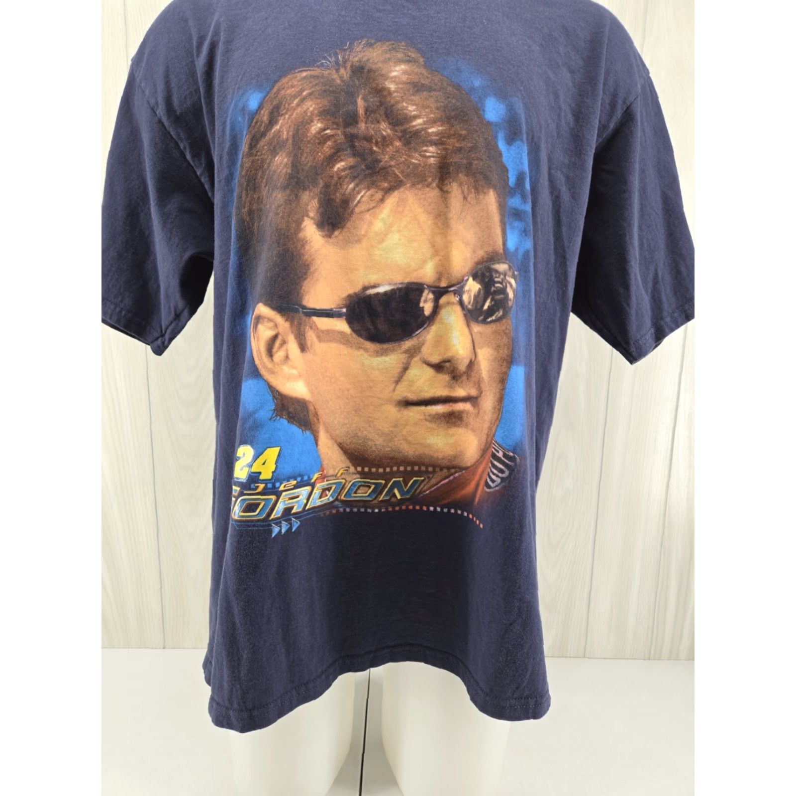 Chase Authentics VINTAGE Chase Authentics NASCAR Jeff Gordon Double Sided Mens XL 2003 T-Shirt Crew Neck Blue Cotton Short Sleeve Graphic Print Racecar Boys/Mens Size US XL / EU 56 / 4 - 3 Thumbnail