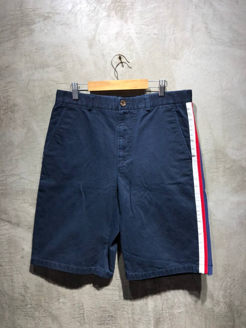 Gucci Gucci Side Tape Chino shorts Size US 30 / EU 46 - 1 Thumbnail
