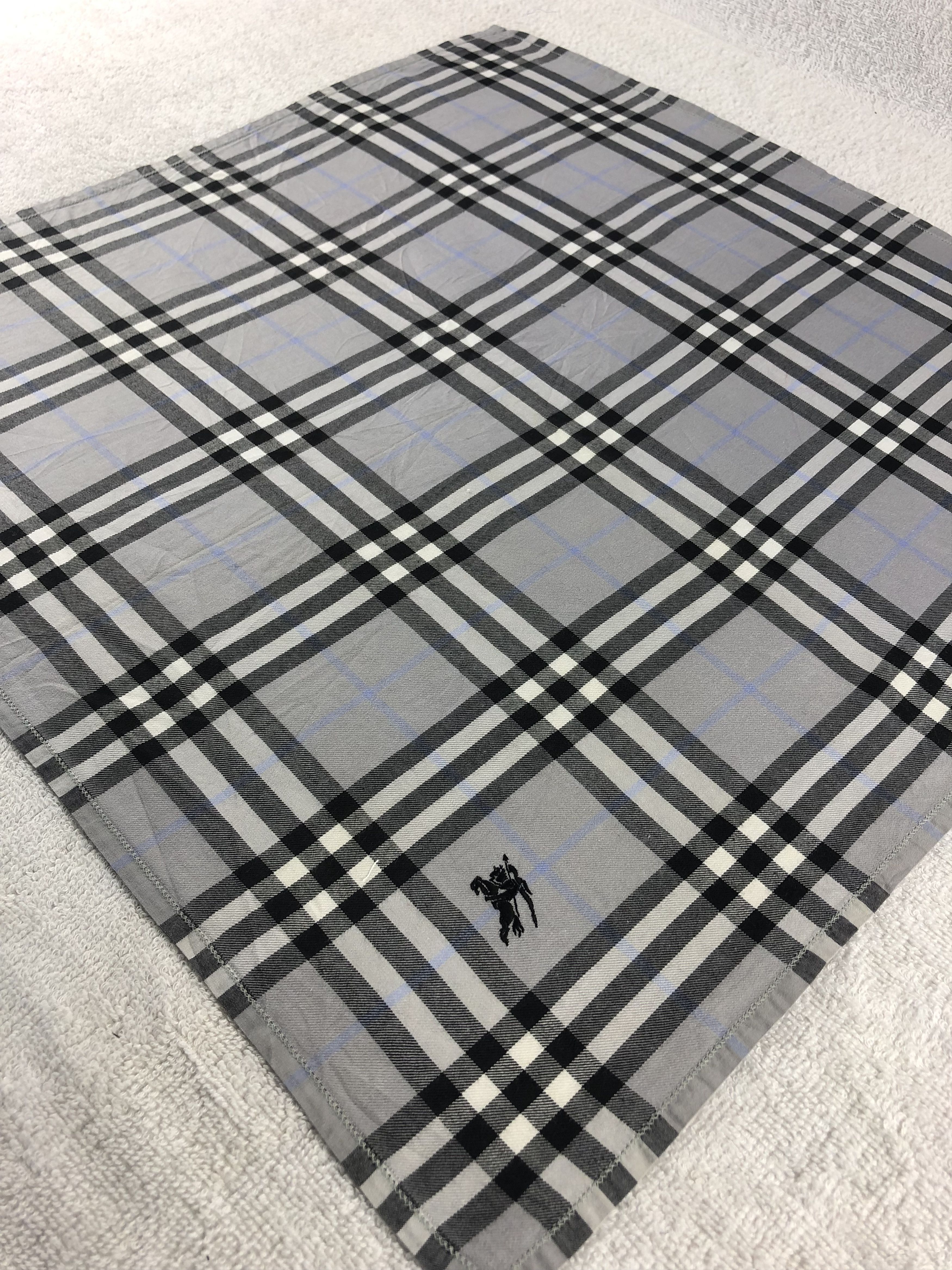 Burberry Burberry Handkerchief / Bandana / Neckerchief Size ONE SIZE - 4 Thumbnail