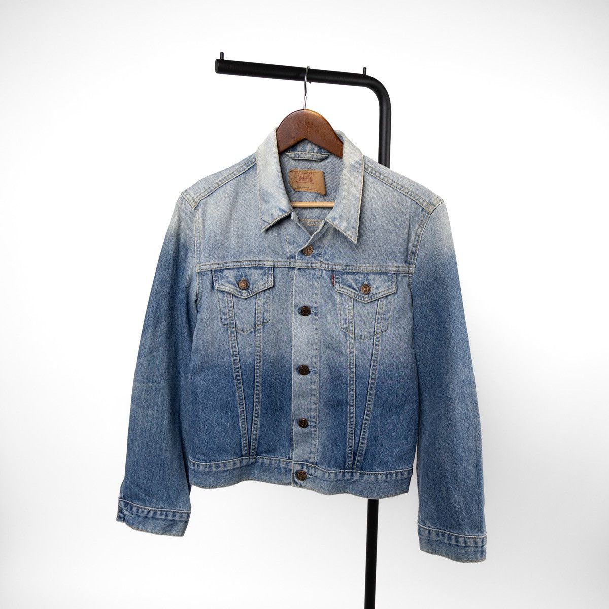 Levi's Levis Womens Denim Jacket Blue White Fade Trucker Button Up Size M / US 6-8 / IT 42-44 - 1 Thumbnail