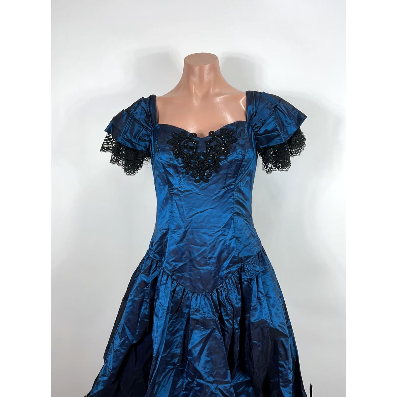 thom browne black dress Women's Tie-Embroidered Wool Seersucker Minidress - Size:XL/16 Cut in lightweight wool CASSIE Vintage Fashion Ball Gowns