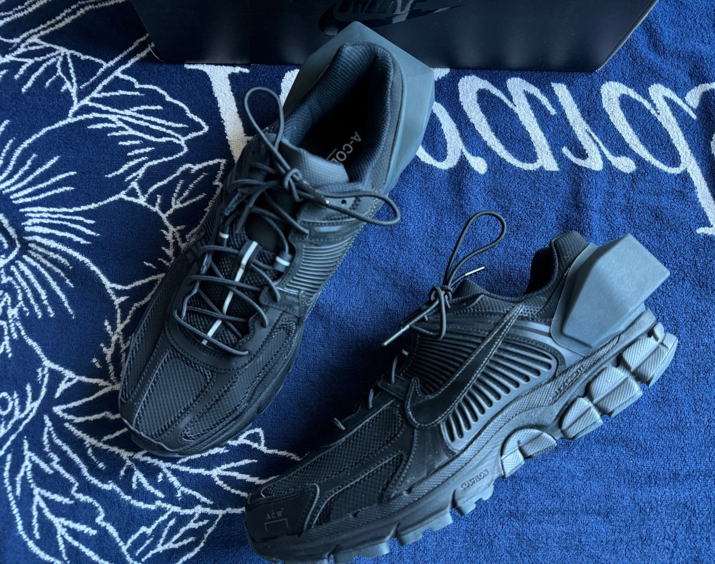 A-COLD-WALL* × Nike Nike x A-COLD-WALL ACW Zoom Vomero 5 Samuel Ross Size US 12 / EU 45 - 2 Thumbnail