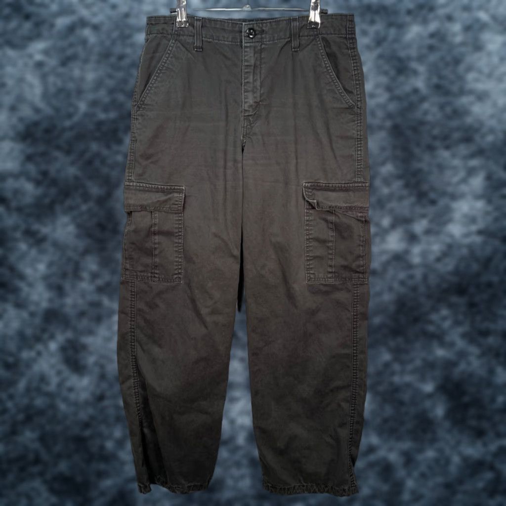 Levi's Levis 94 Baggy Womens Size 28 Cargo Pants Dark Gray Straight Leg Cotton Size 28" / US 6 / IT 42 - 1 Thumbnail