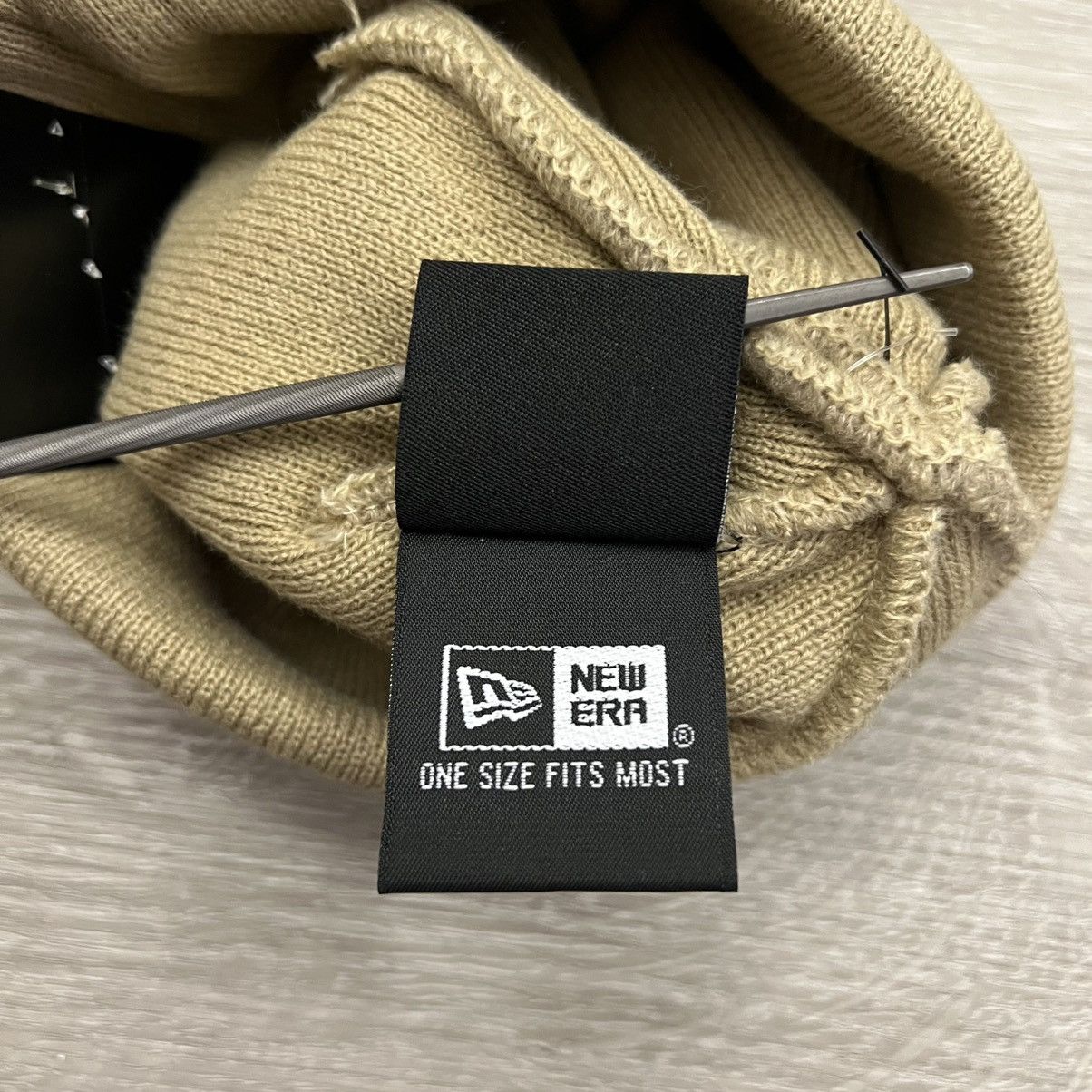 New Era × Supreme Supreme New Era Box Logo Beanie FW23 Sand Size ONE SIZE - 10 Thumbnail
