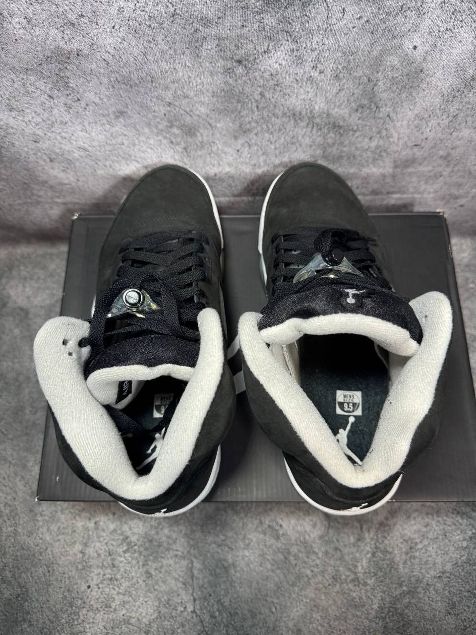 Jordan Brand Size 9.5 | Jordan 5 Oreo With Box | Pre-Owned Size US 9.5 / EU 42-43 - 6 Thumbnail