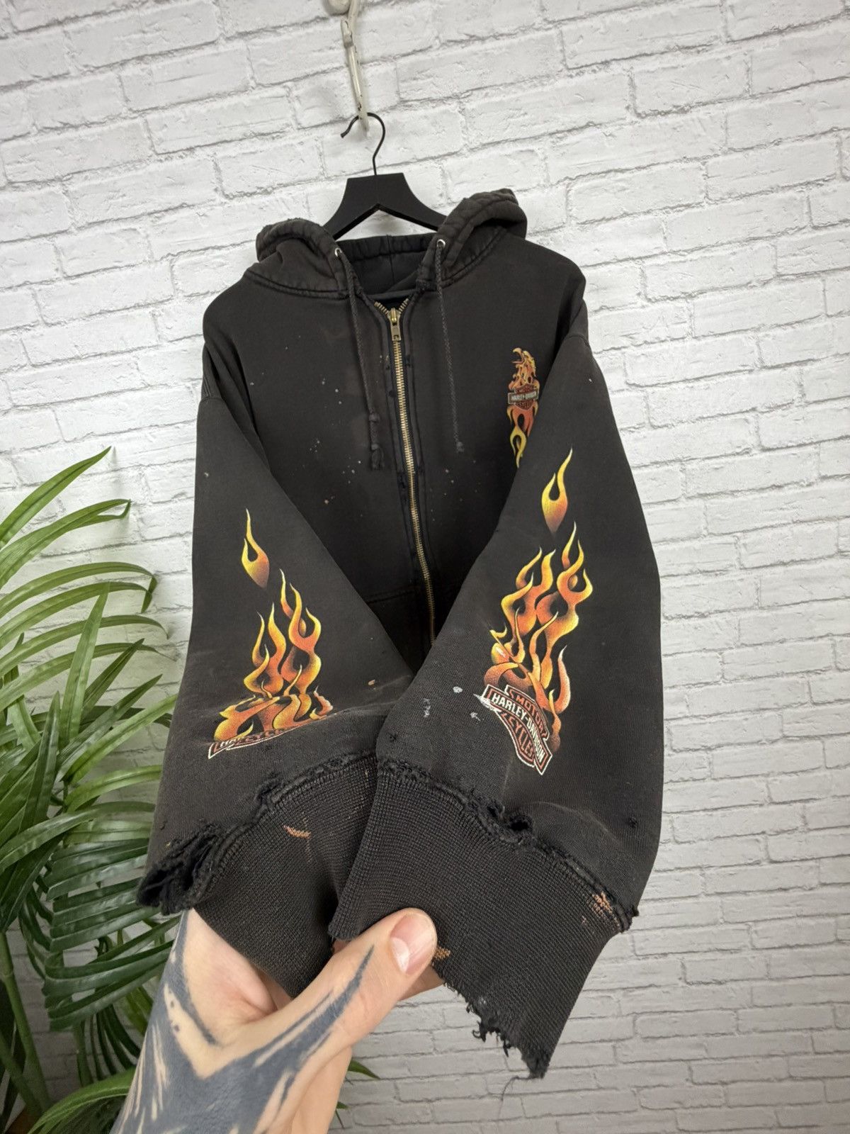 Harley Davidson (XL) THRASHED OUT FLAMES Harley Davidson Zip Up Hoodie Size US XL / EU 56 / 4 - 2 Thumbnail
