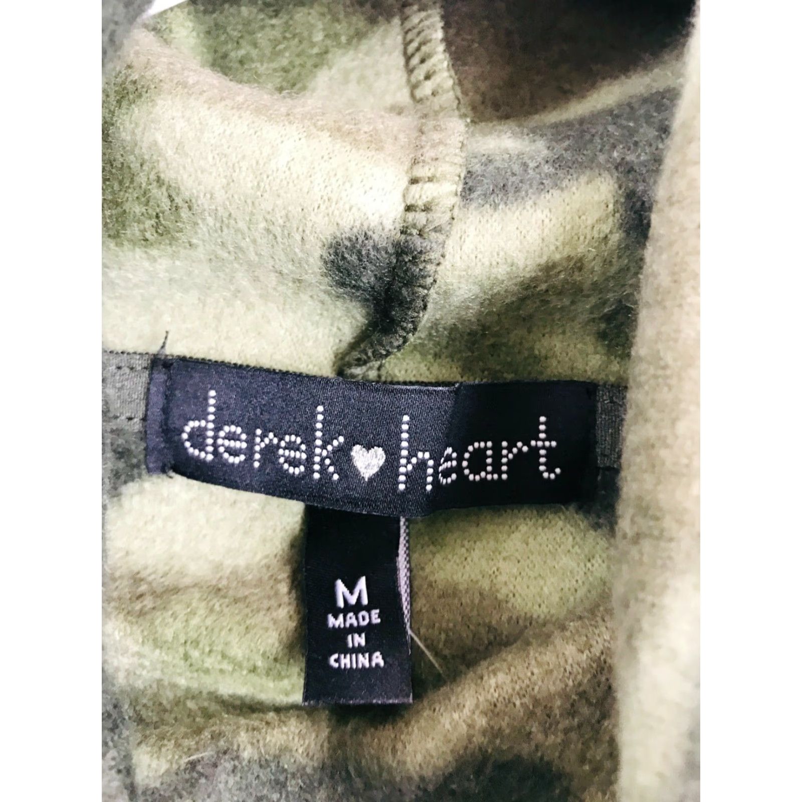 Vintage Derek Heart Sweatshirt Women's Size M Green Camo Fleece Cowl Neck Drawstring Pullover Shirt Mens? Size M / US 6-8 / IT 42-44 - 5 Thumbnail