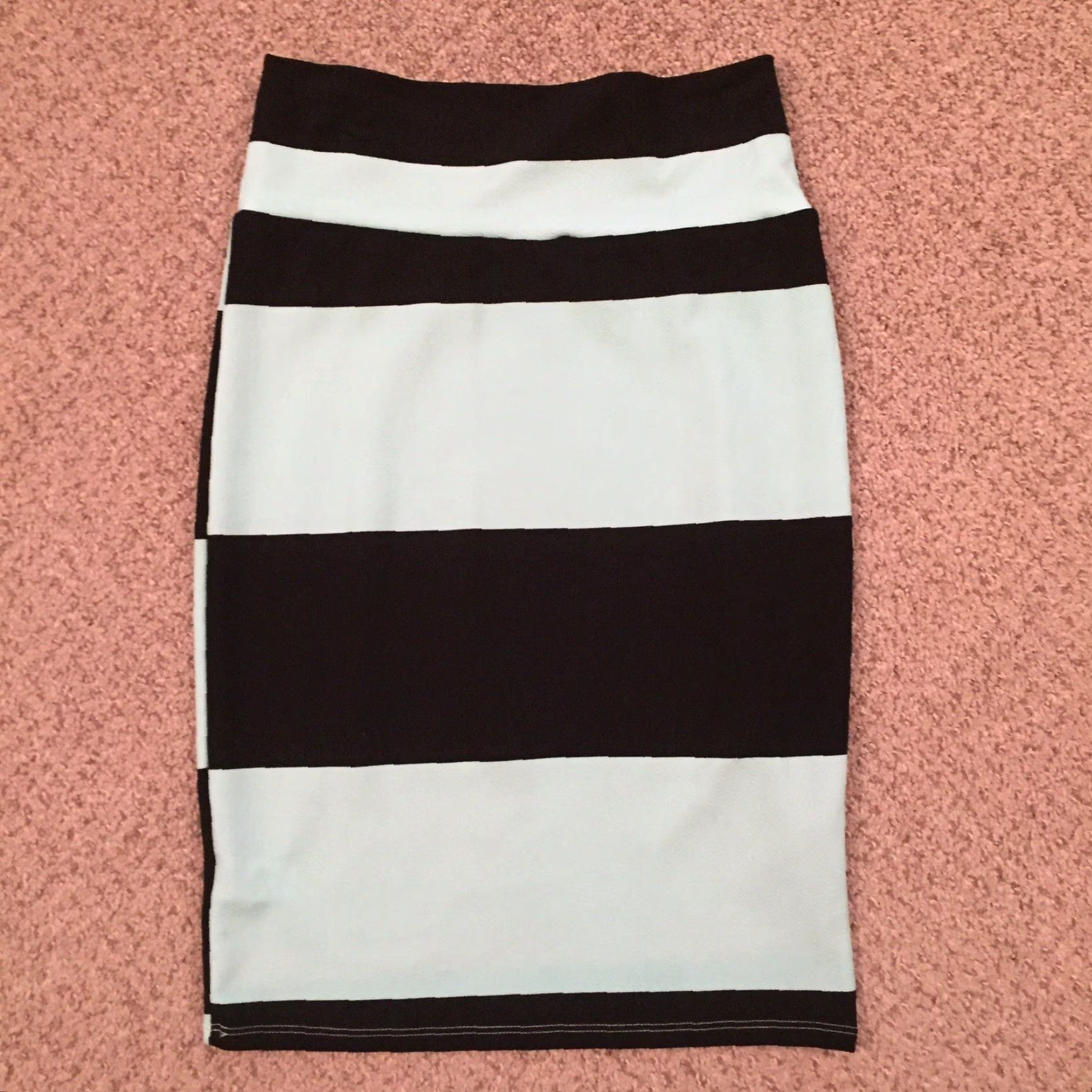 Vintage LuLaRoe Skirt Women S Black Green Striped Knee Length Pull On Casual Unlined Polyester Spandex Short Pencil" Size 28" / US 6 / IT 42 - 7 Thumbnail
