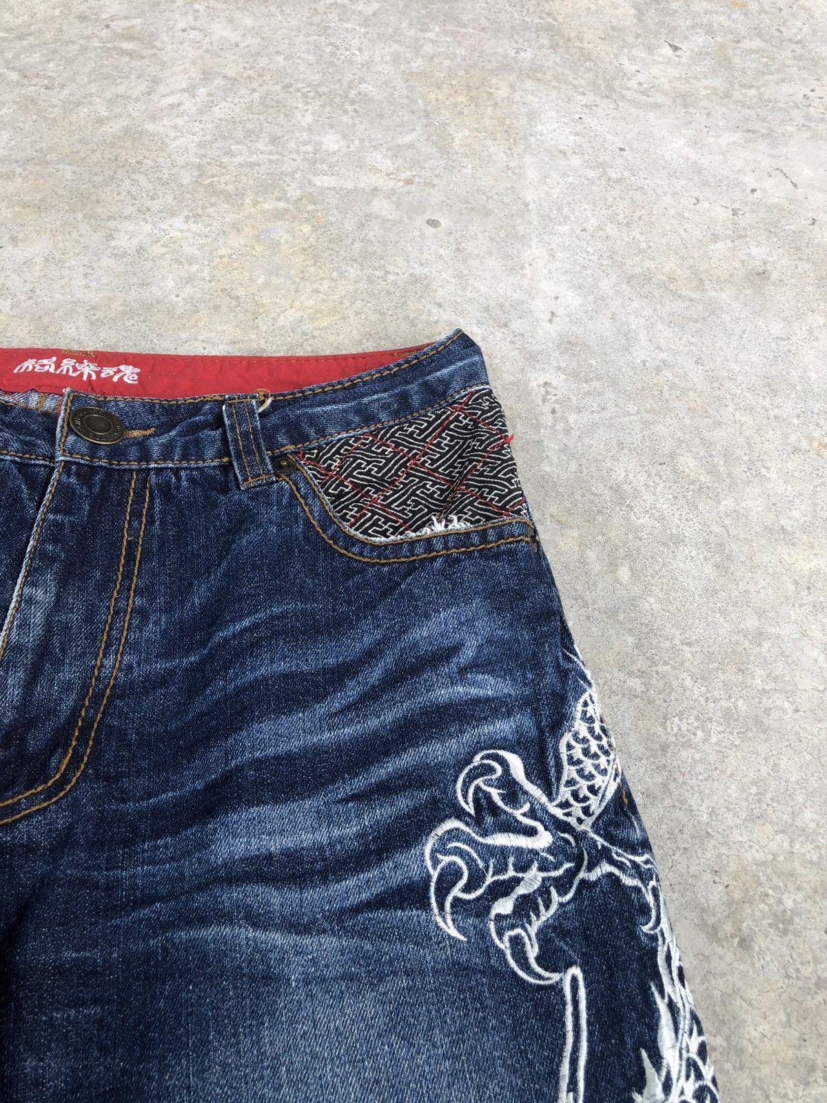 Karakuri Tamashii Karakuri Tamashii Embroidered Jeans Distressed Size US 31 - 15 Thumbnail