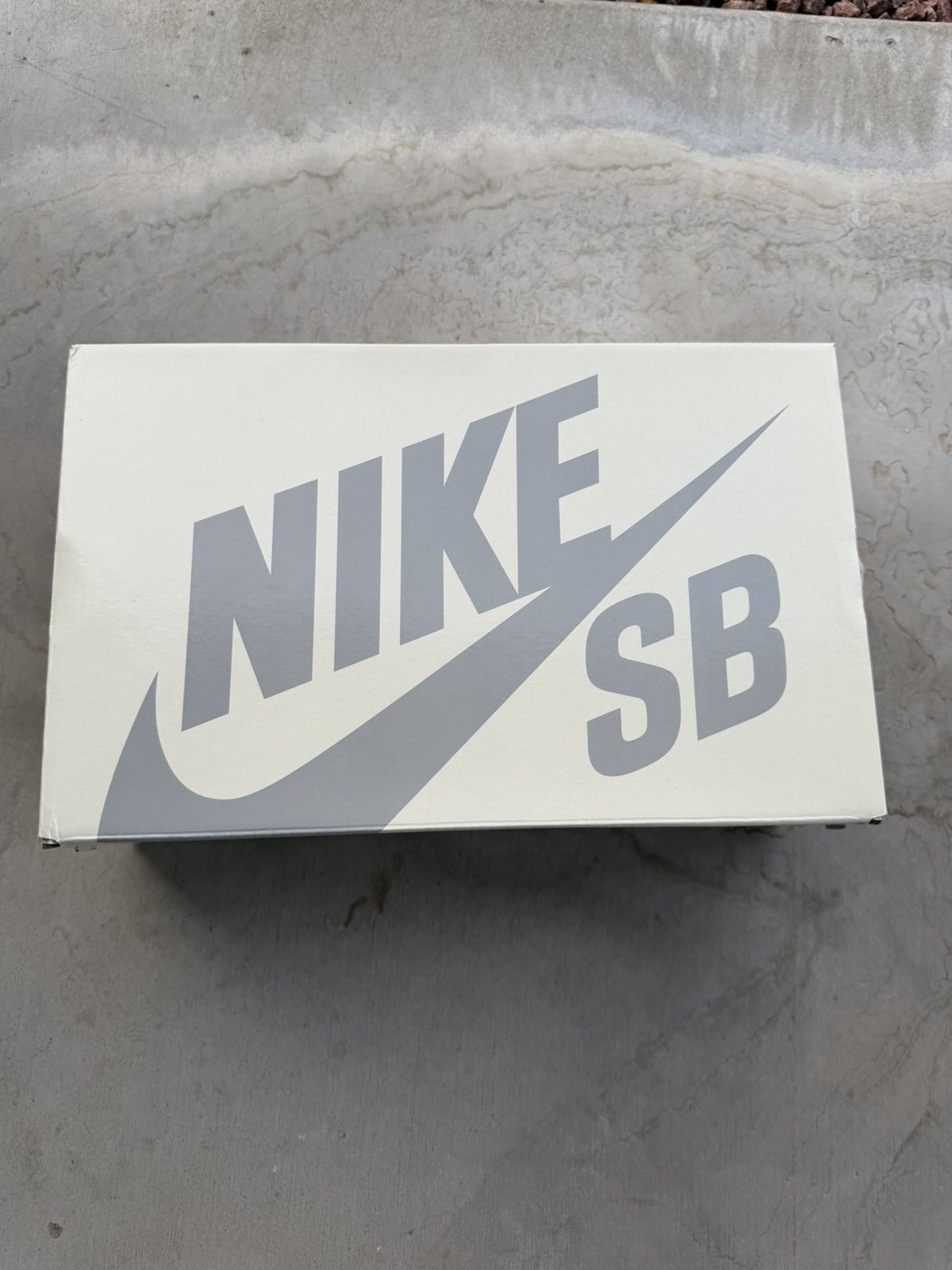 Nike Nike SB Dunk Low Pro “Powderpuff Girls – Bubbles” OG ALL 9M Size US 9 / EU 42 - 11 Thumbnail