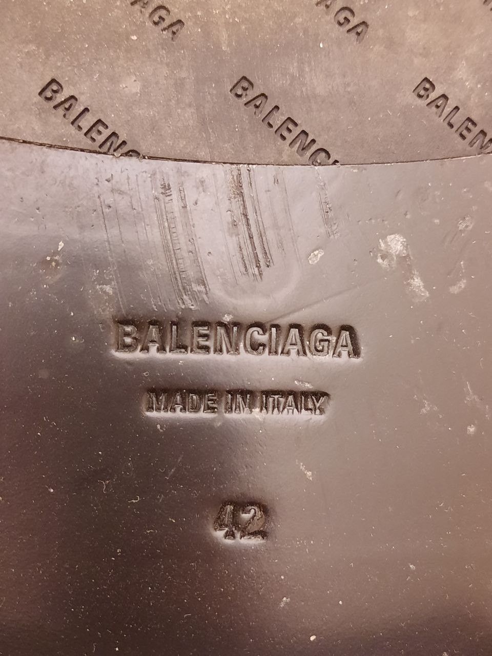 BB Metal Logo Rim Chelsea Square Zip Boots