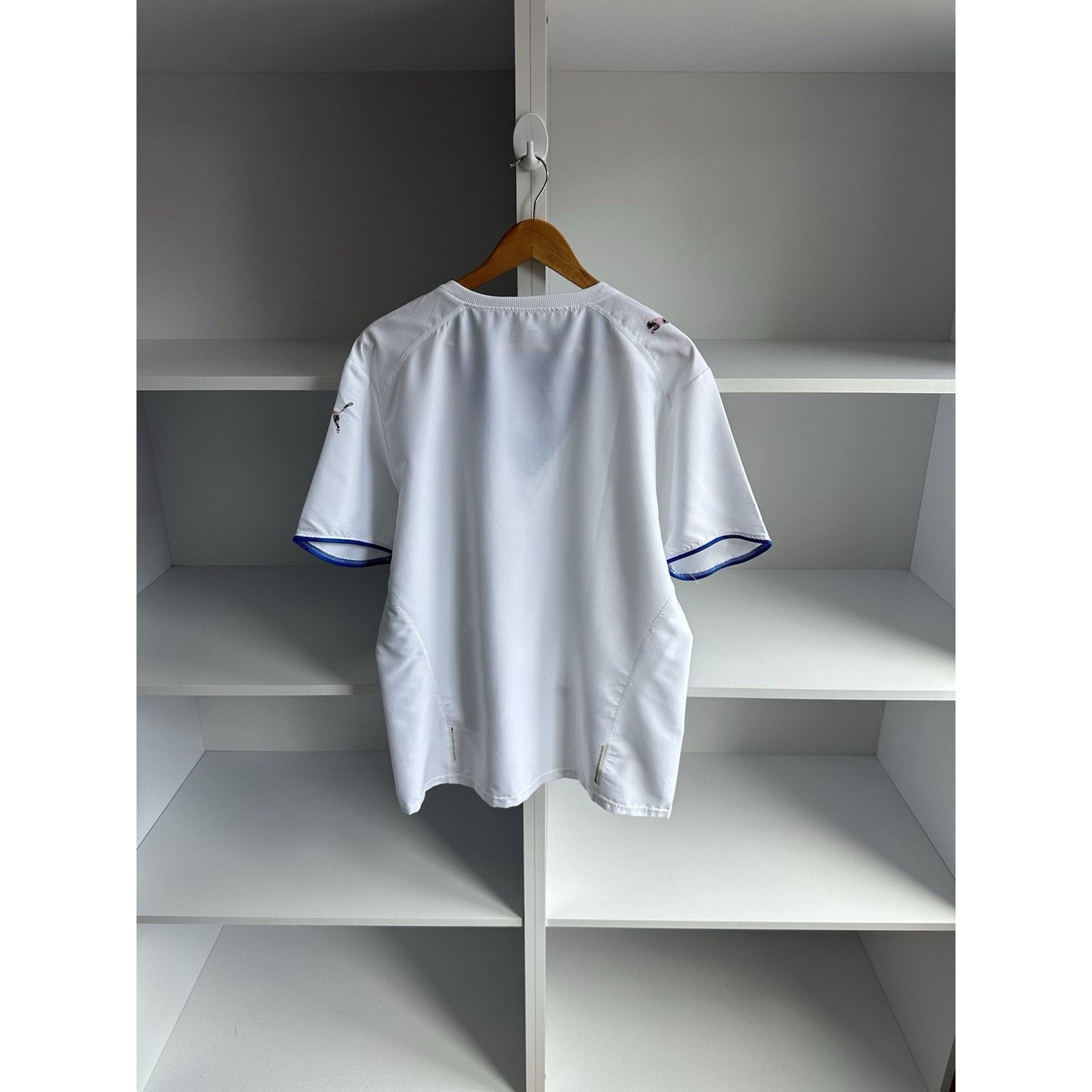 Puma ITALY 2006 AWAY FOOTBALL SHIRT SOCCER JERSEY PUMA sz XL MEN Size US L / EU 52-54 / 3 - 8 Thumbnail