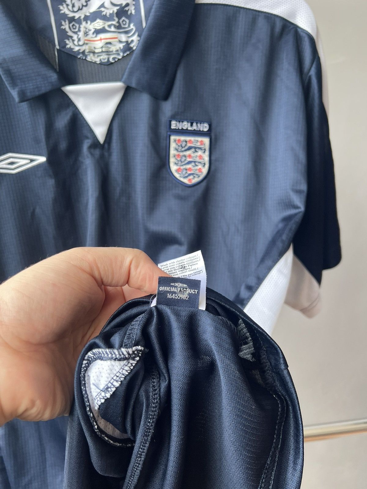 Umbro 2004/06 England Team training soccer football jersey shirt Size US XL / EU 56 / 4 - 9 Thumbnail