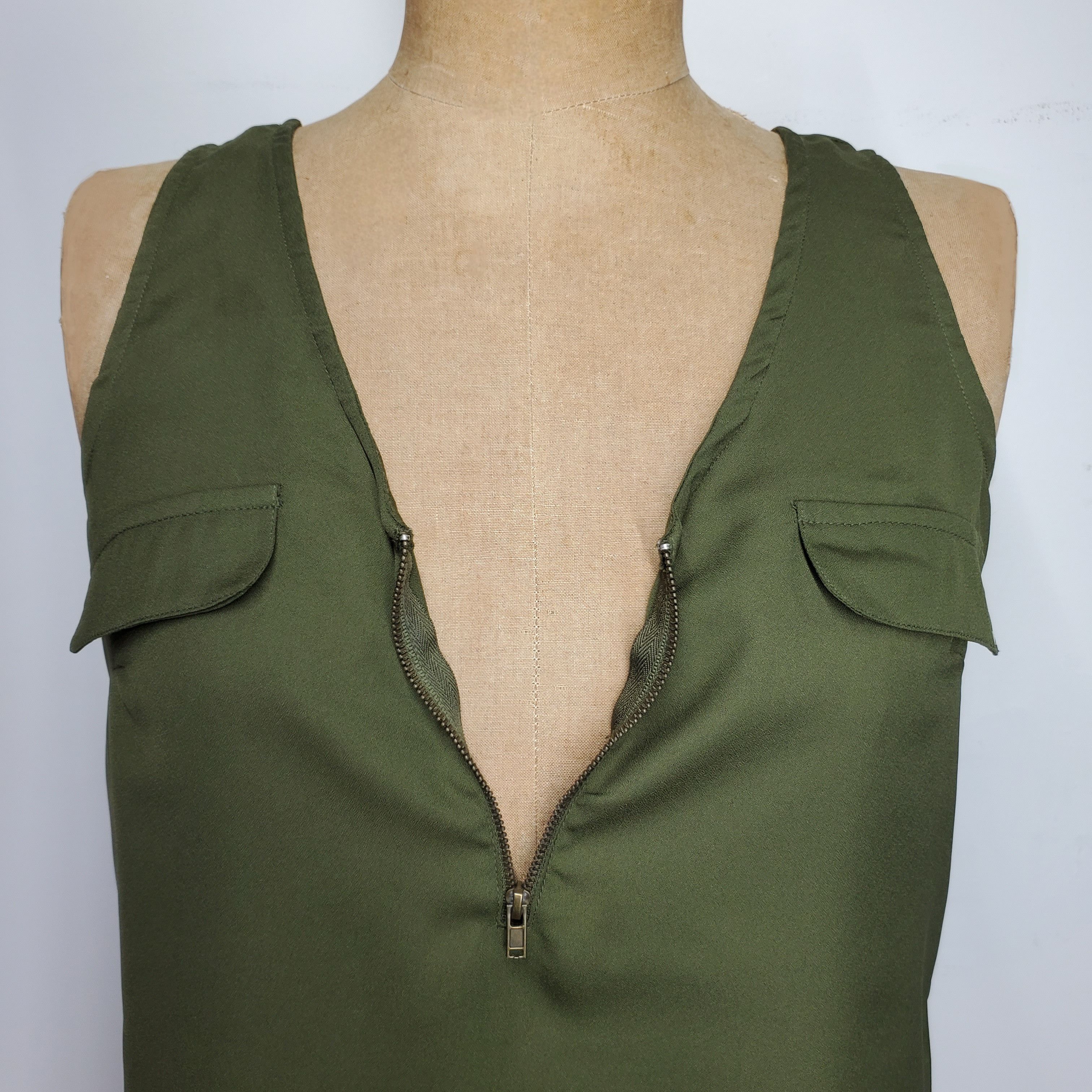Other Fashion Web Size M Tank Top Army Green Chiffon V Neck Faux Size M / US 6-8 / IT 42-44 - 6 Thumbnail