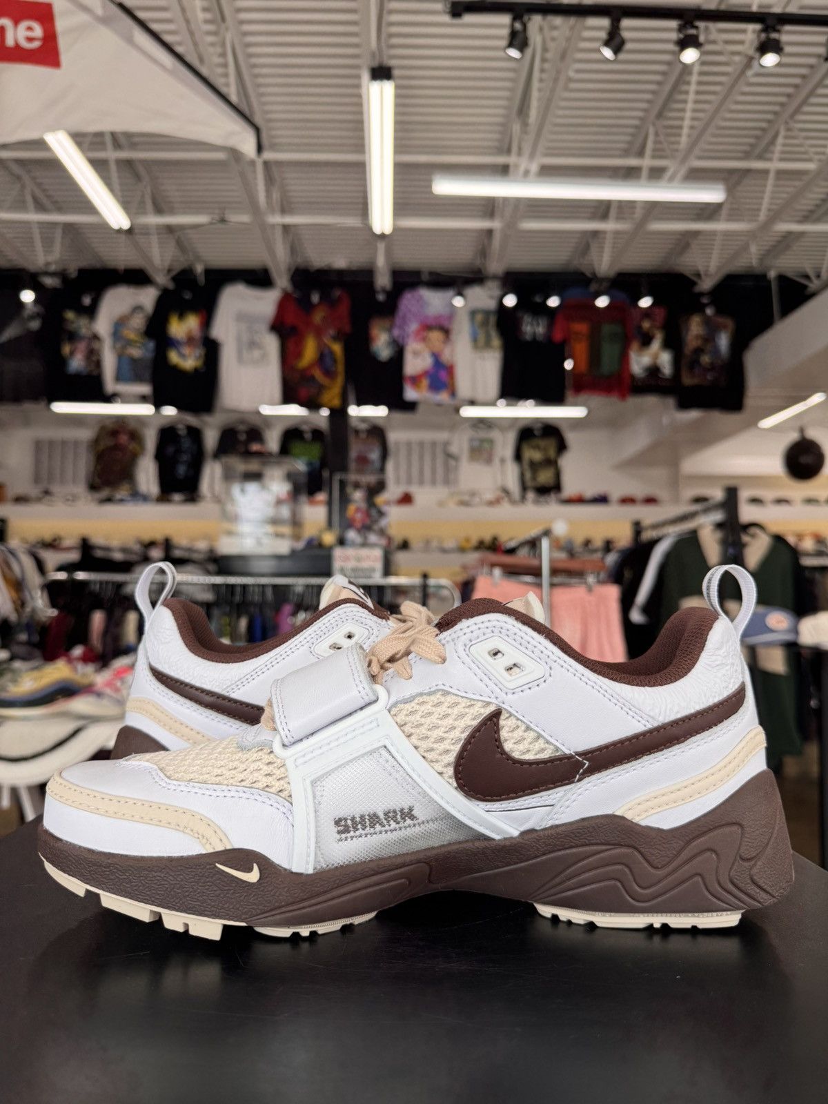 Nike × Travis Scott Nike Zoom Field Jaxx Travis Scott Light Chocolate SZ 9(2025) Size US 9 / EU 42 - 4 Thumbnail