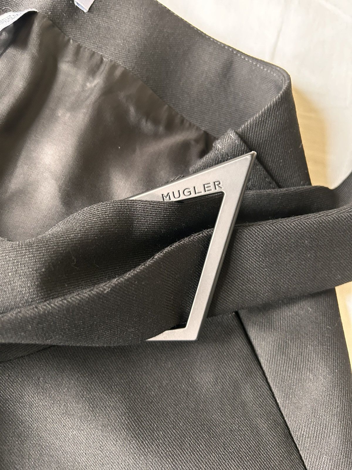 H&M × Mugler Mugler x H&M Asymmetrical Mini Skirt Size 30" / US 8 / IT 44 - 6 Thumbnail
