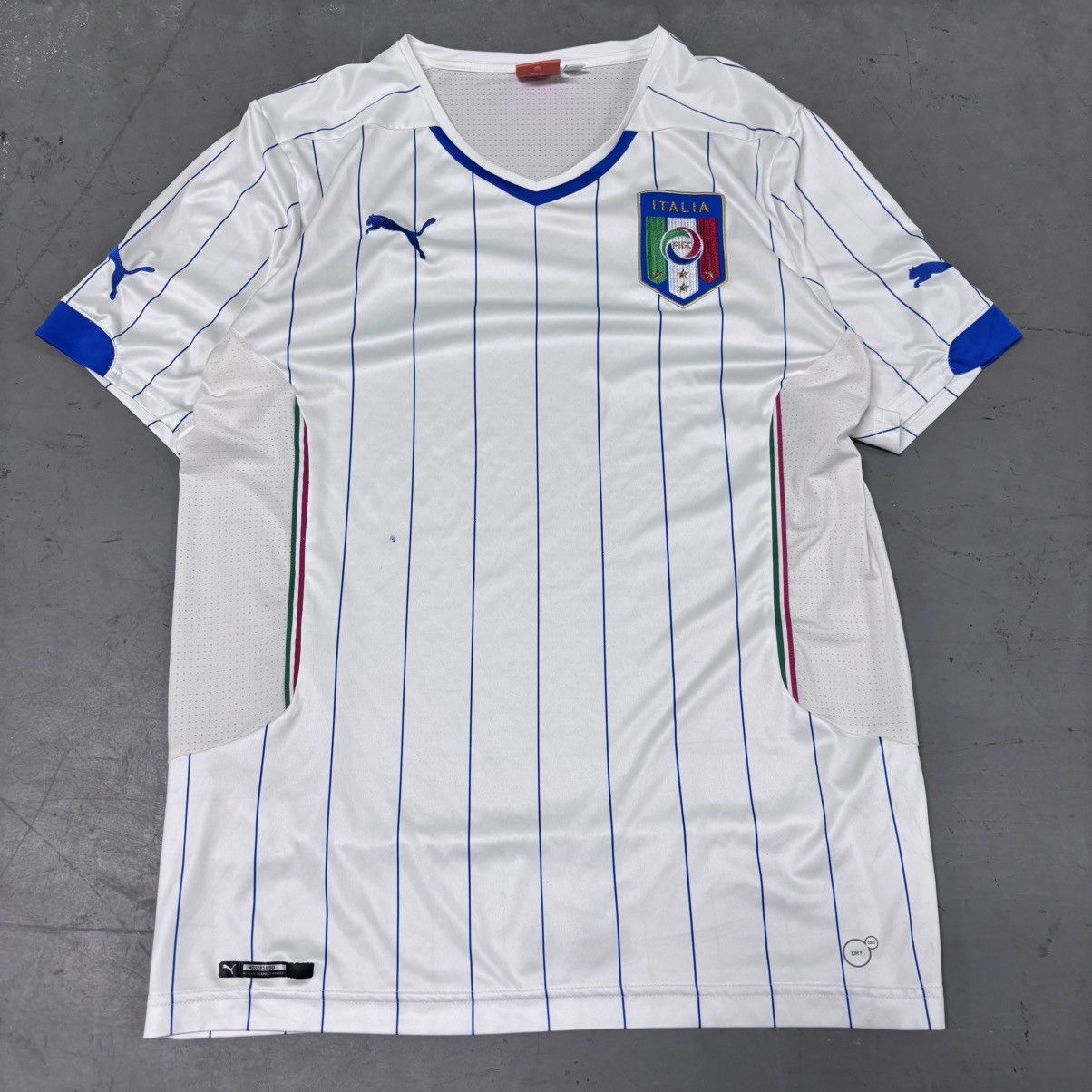 Other × Puma × Vintage Puma Italy 2014 Away Football Shirt Soccer Jersey Size L Size US L / EU 52-54 / 3 - 1 Thumbnail