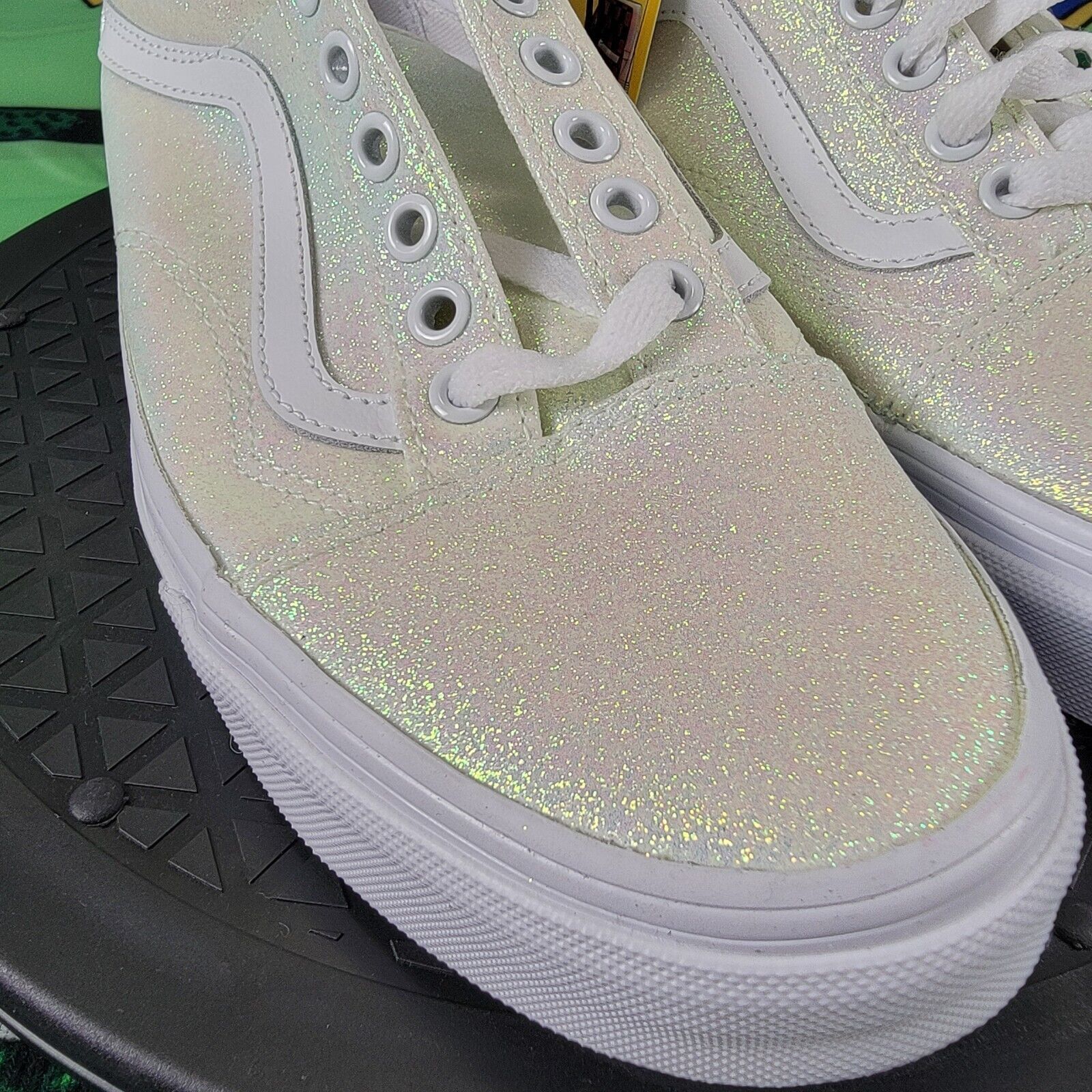 Vans Vans Adult Old Skool Sneakers Size M7 W8.5 Pink/True White Size US 7 / EU 40 - 4 Thumbnail