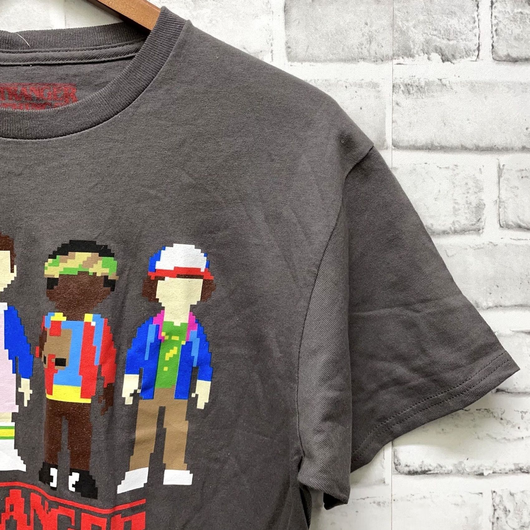 Vintage NWT Stranger Things gray 100% cotton graphic Tee Mens Size M Size US M / EU 48-50 / 2 - 2 Thumbnail