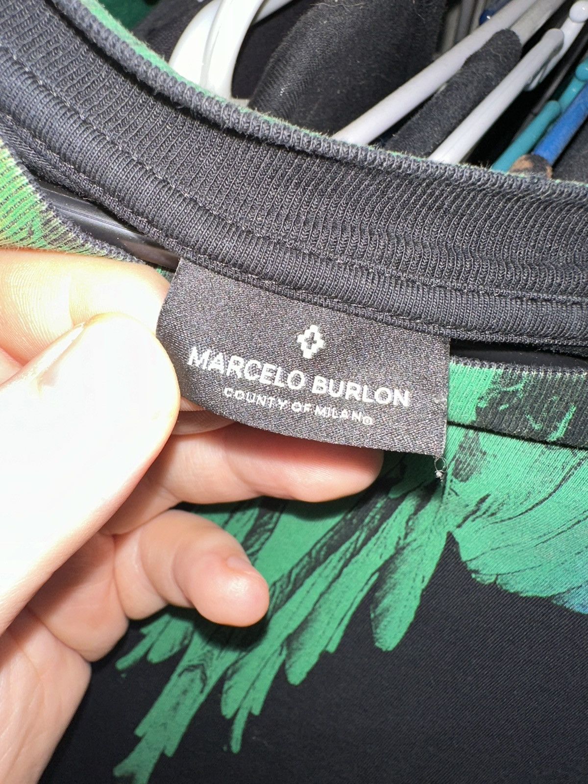 Marcelo Burlon Marcelo Burlon County of Milan Rainbow Bird Graphic T-Shirt Size US XL / EU 56 / 4 - 4 Thumbnail
