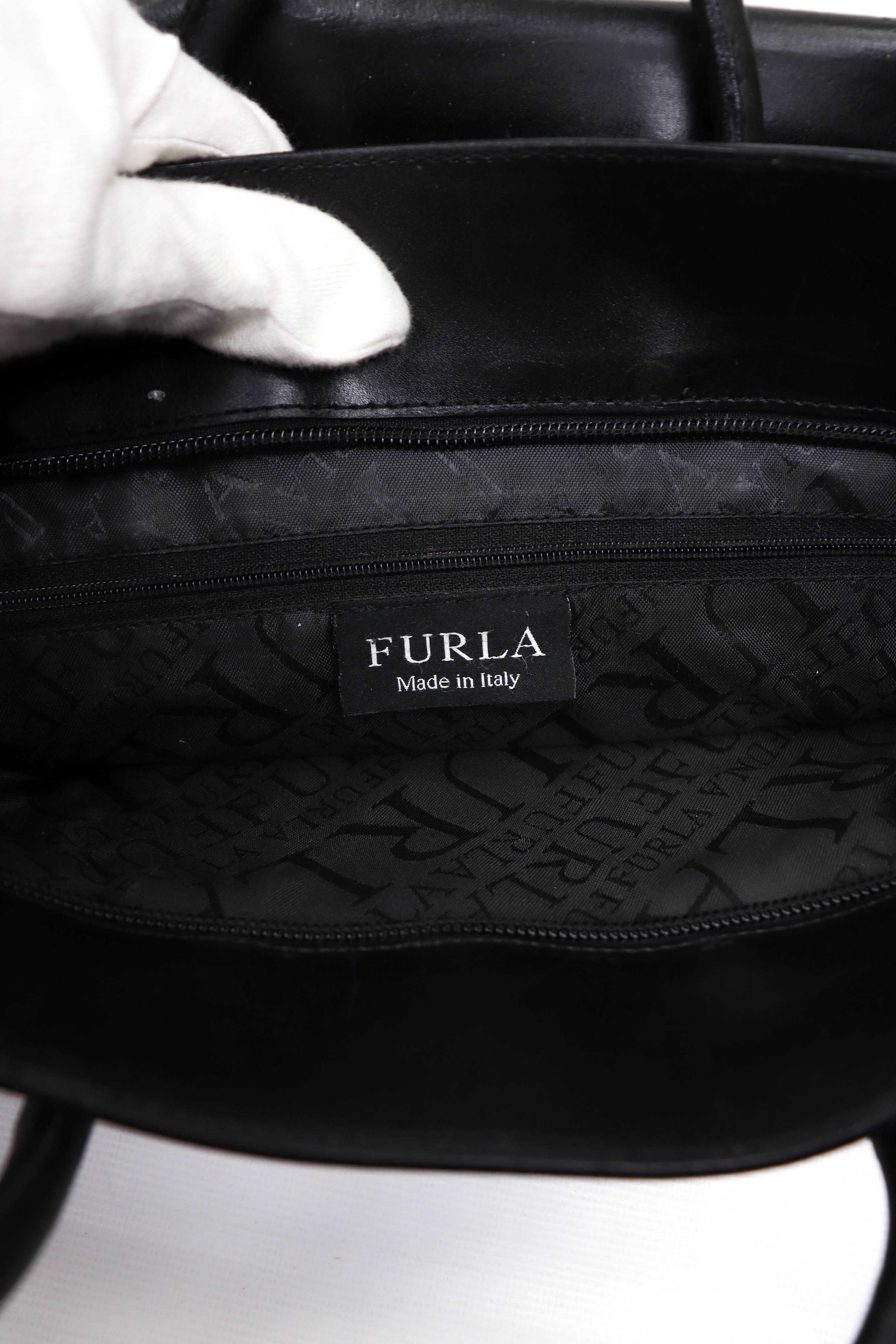 Furla FURLA Vintage Distressed Black Leather Hand Shoulder Bag Size ONE SIZE - 17 Thumbnail