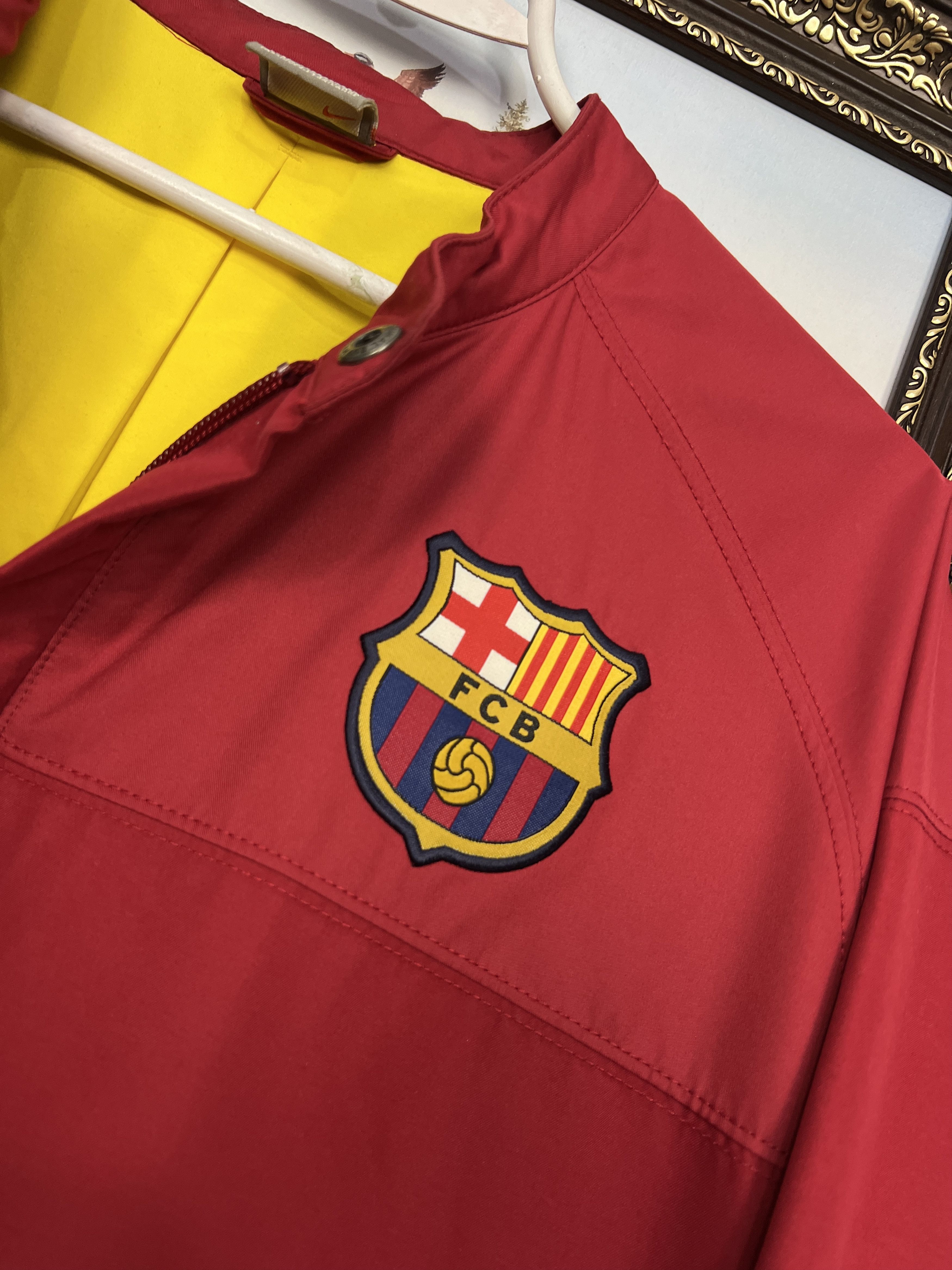 Nike Vintage Nike FC Barcelona Football Jacket Soccer Bomber Size US M / EU 48-50 / 2 - 3 Thumbnail